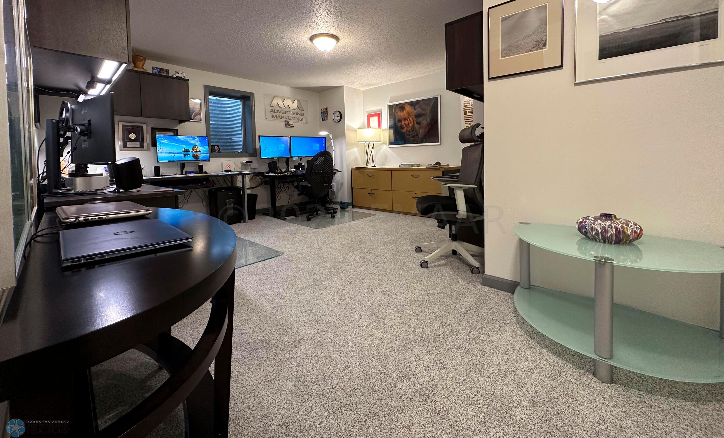 Office/Bedroom 4 Pic 2