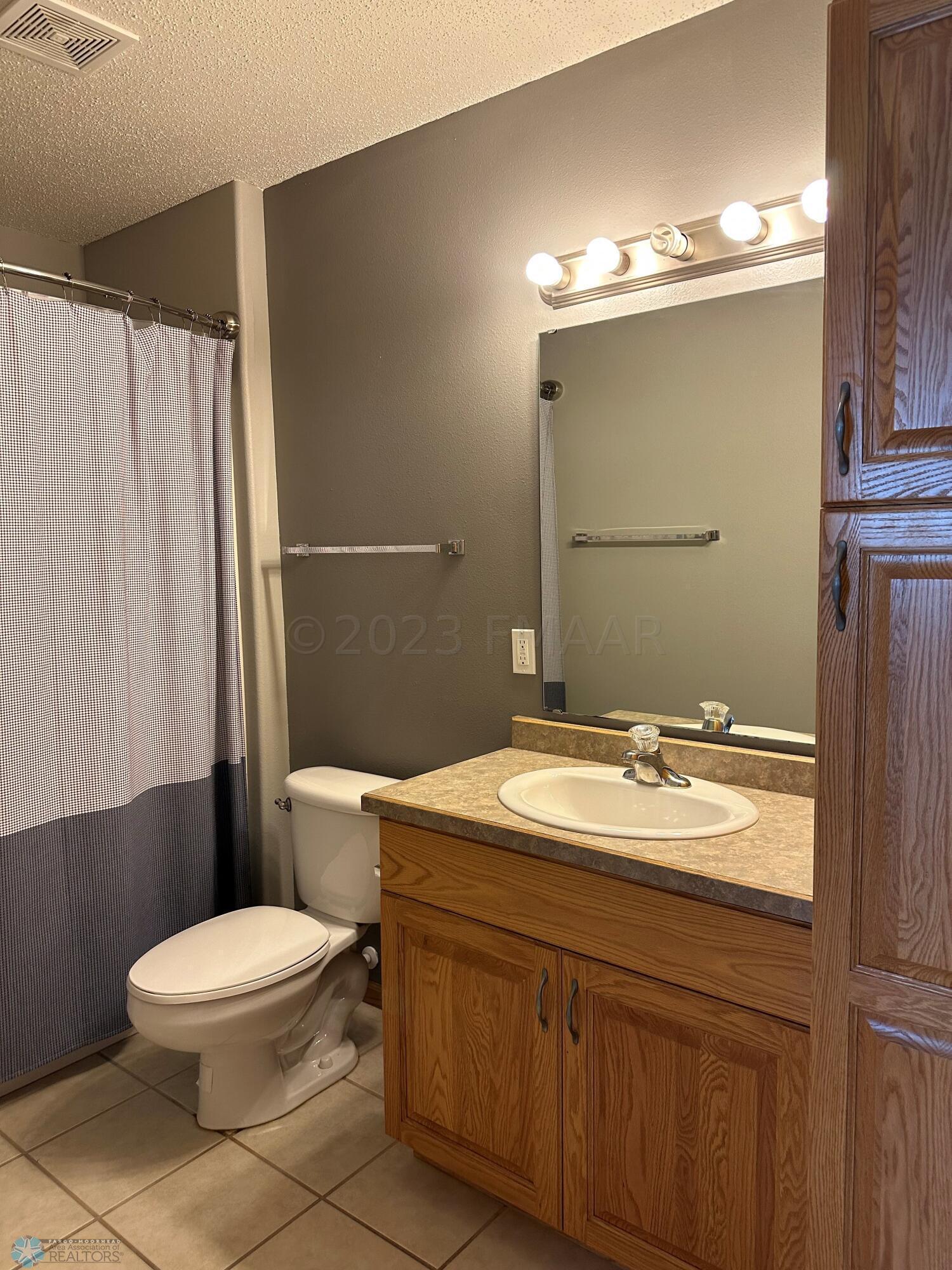 LL Full Bath