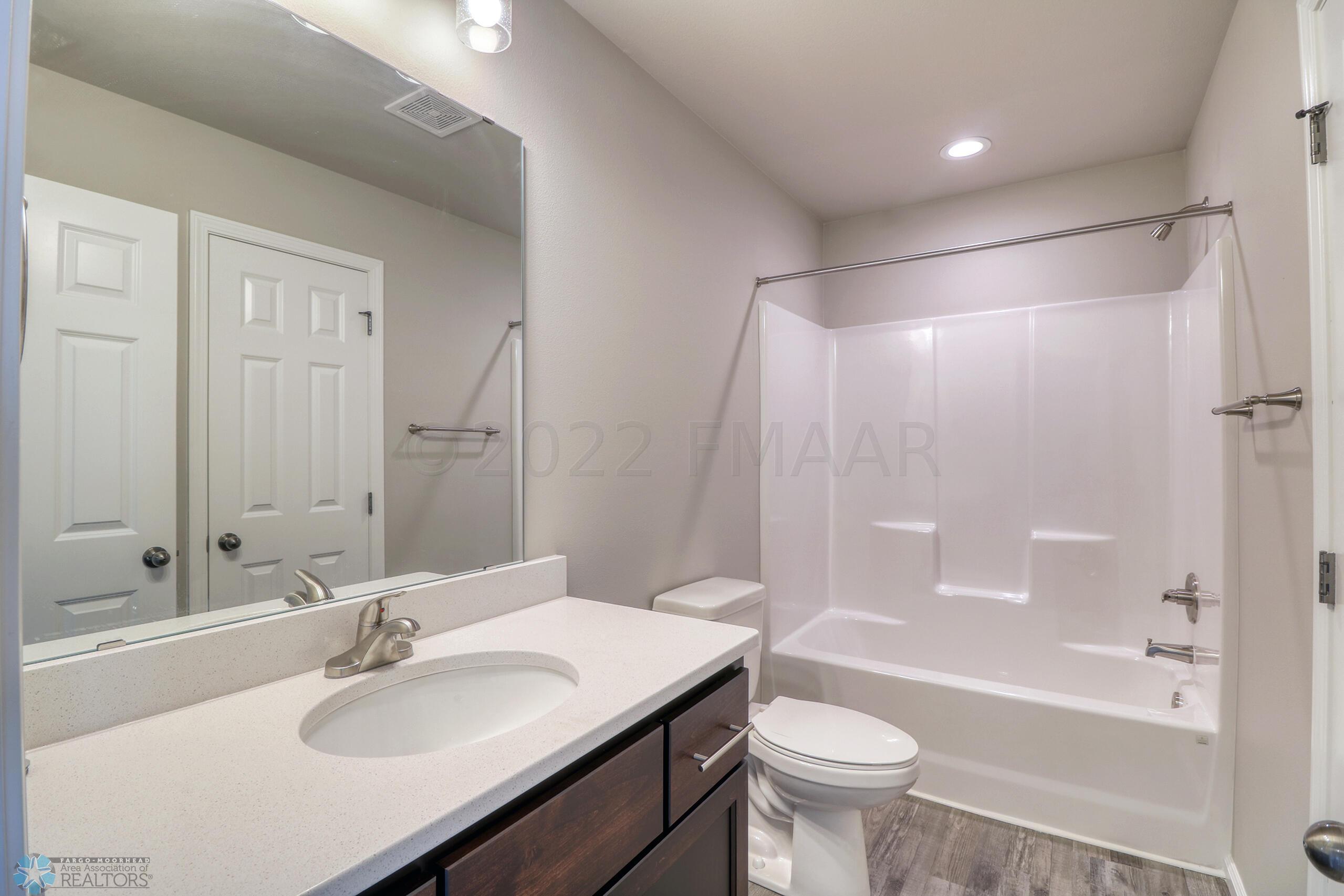 Upstairs Bathroom2_1