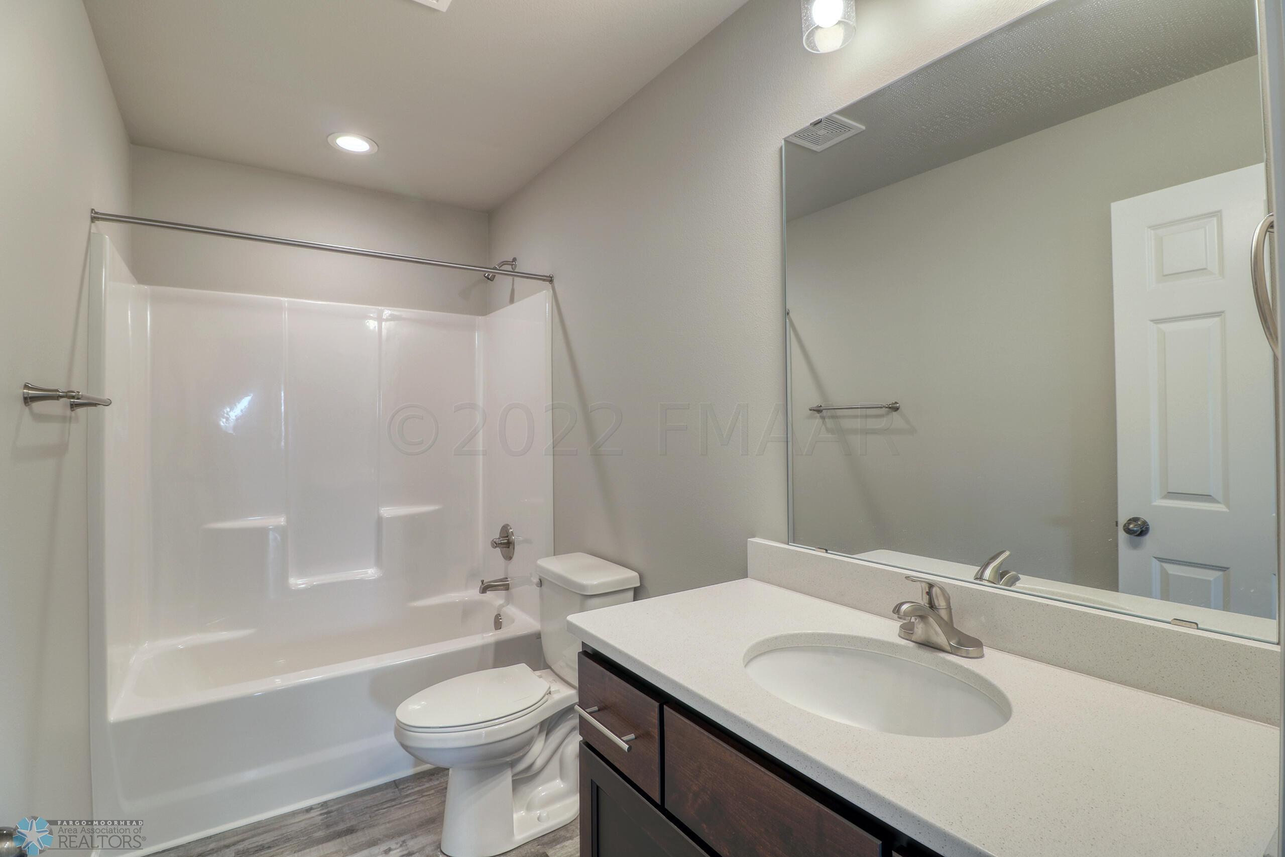 Upstairs Bathroom1_1