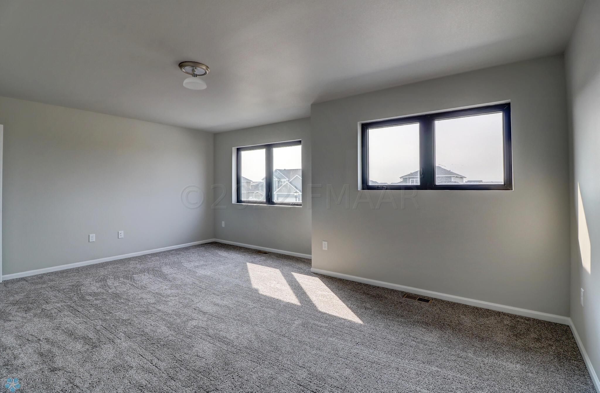 Upstairs Bedroom3_2