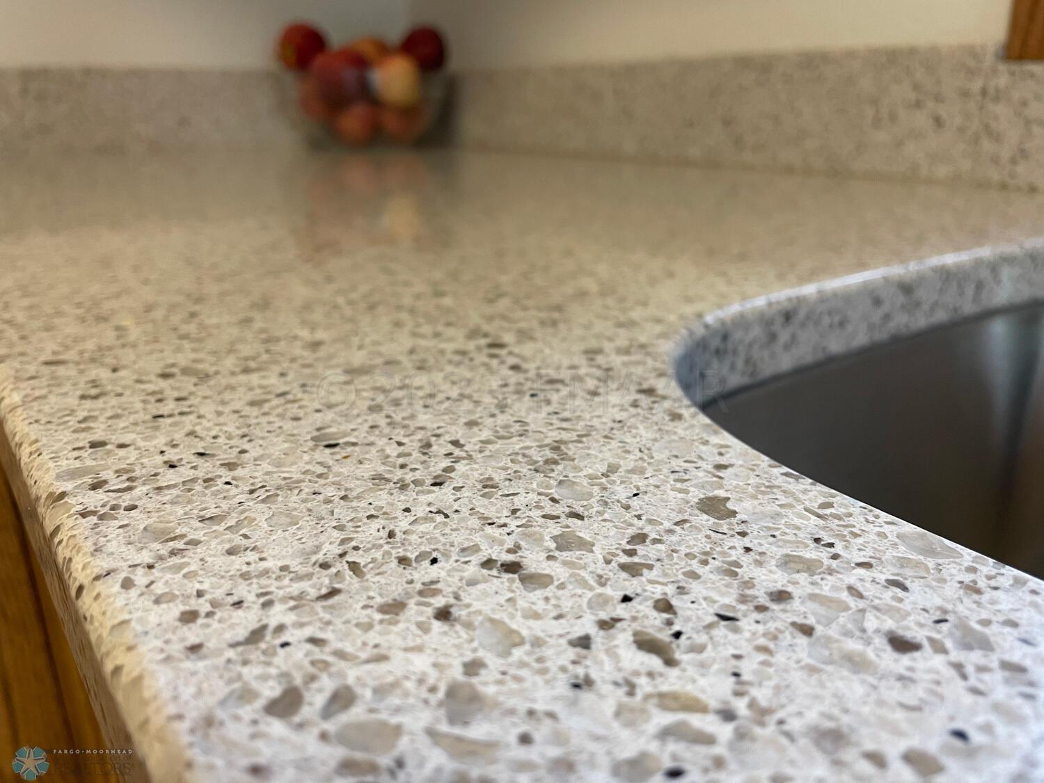 Kitchen-5---quartz-counters