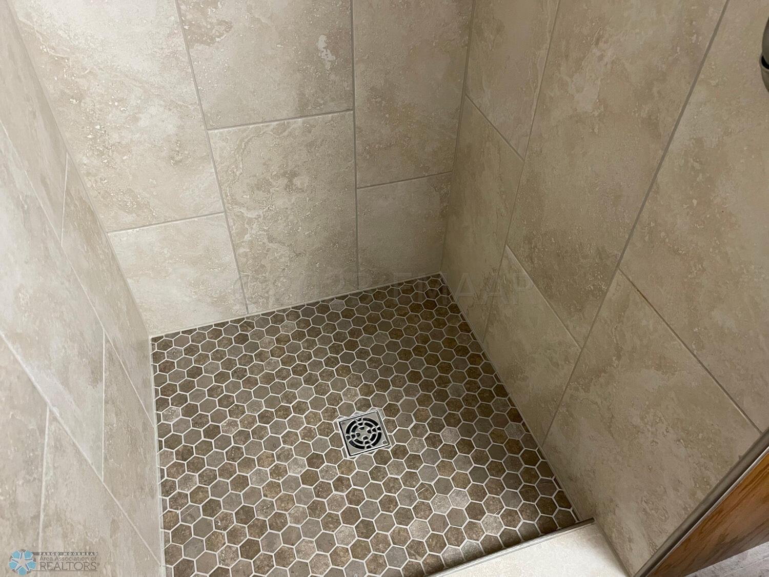 Remodeled-lower-level-bath---view-5