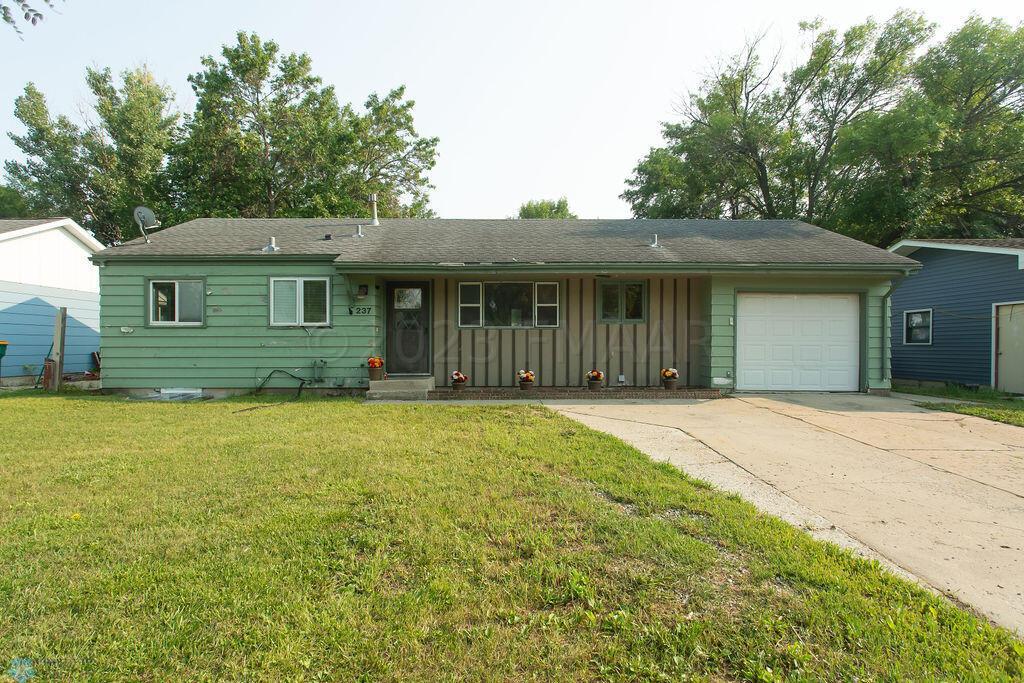 237 10 1/2 ave W