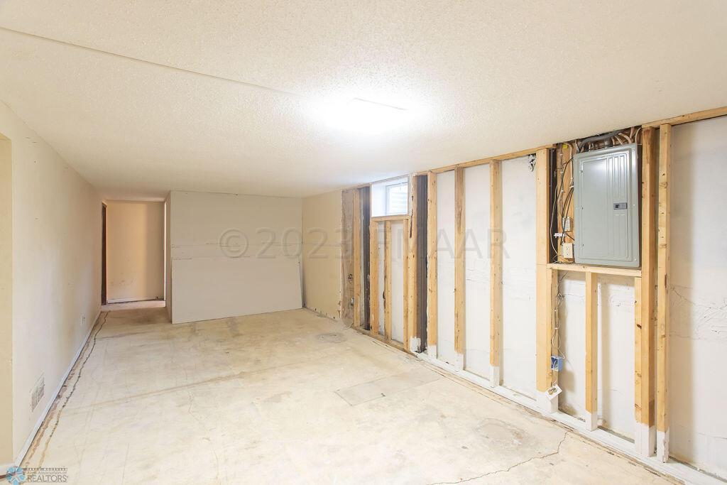 3X8A0027-HDR