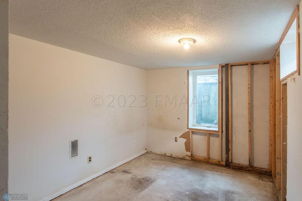 3X8A0037-HDR