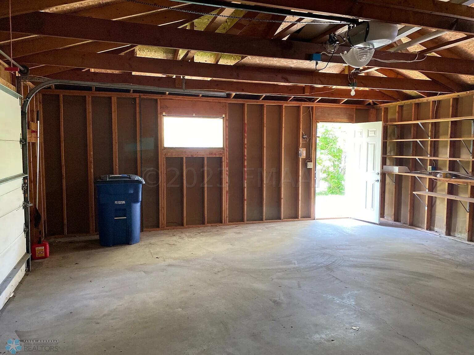 Garage 2