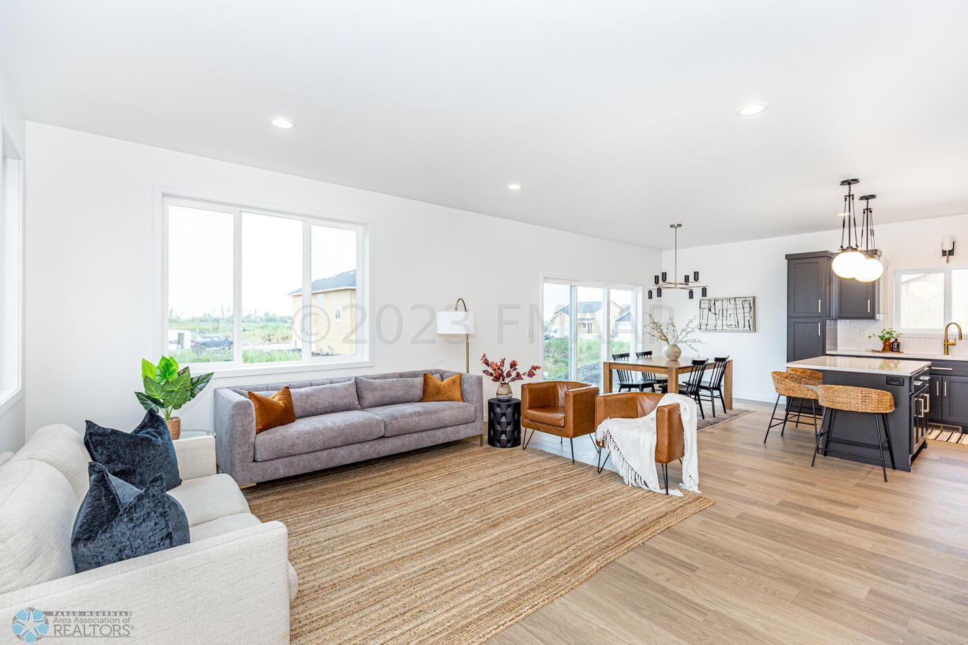 Home-4