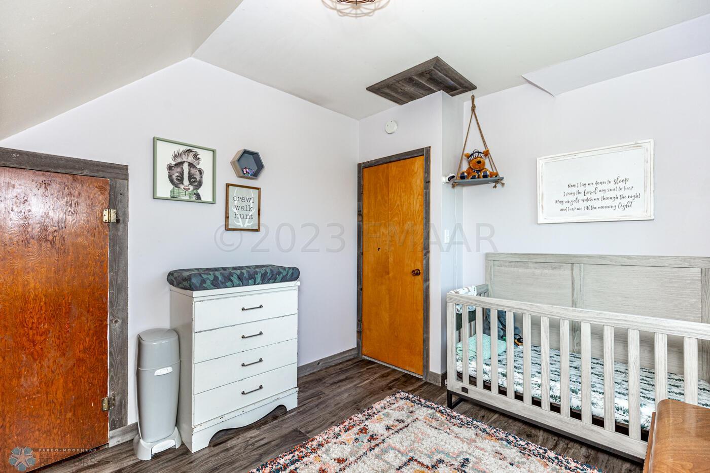 Bedroom - 5th (Upstairs)