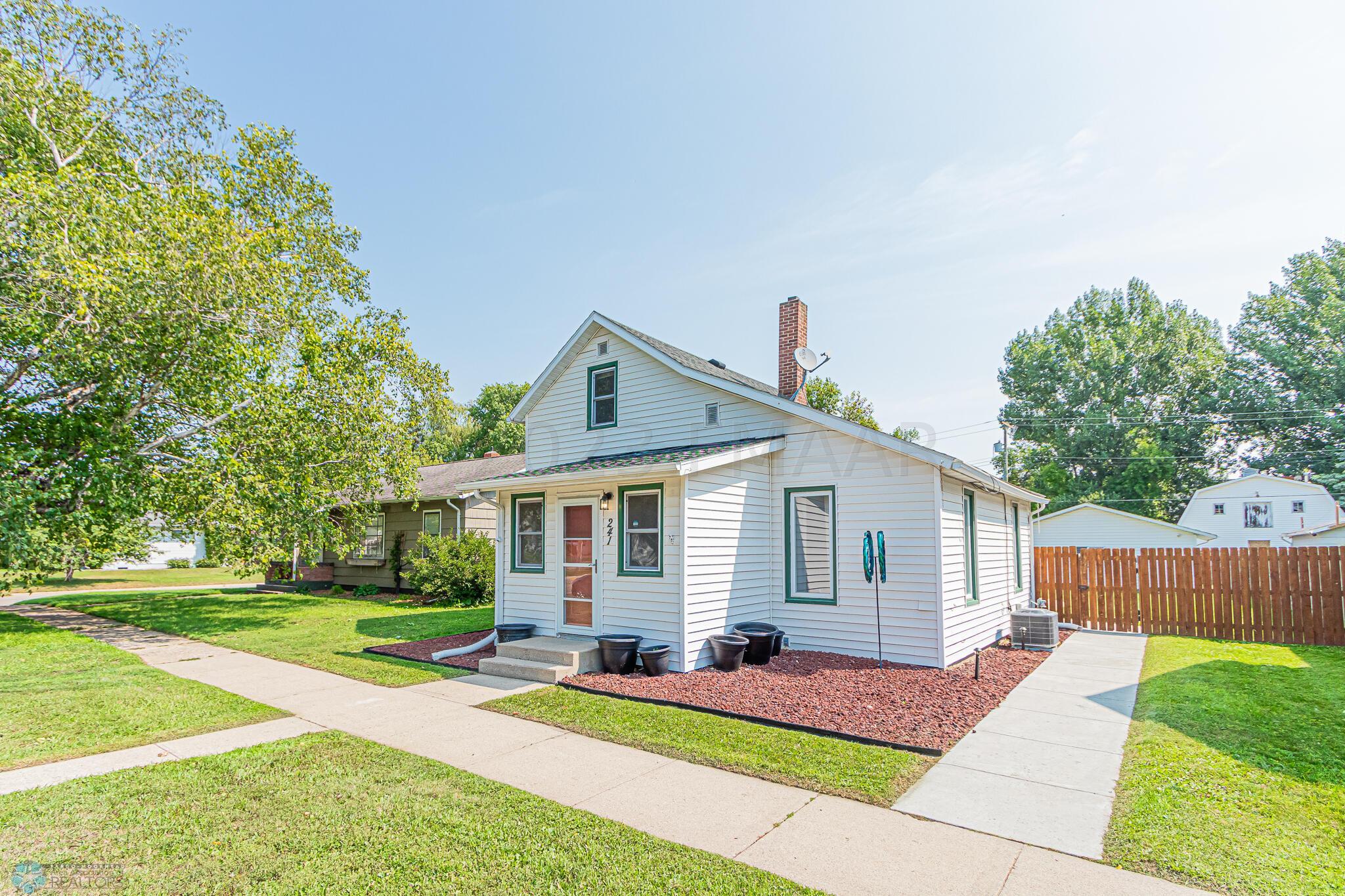 241 6th Ave N, Casselton, ND 58012-02