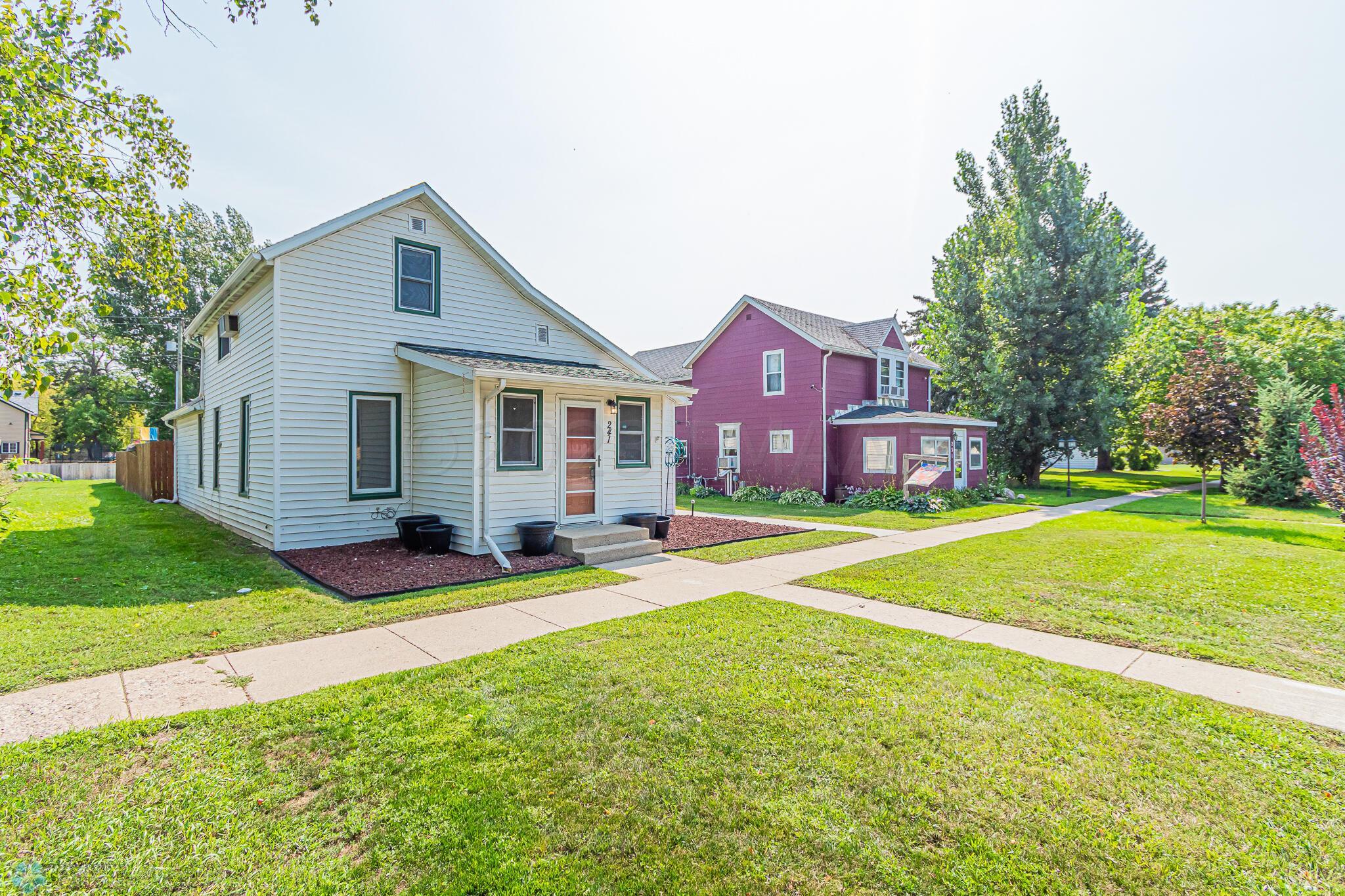 241 6th Ave N, Casselton, ND 58012-03