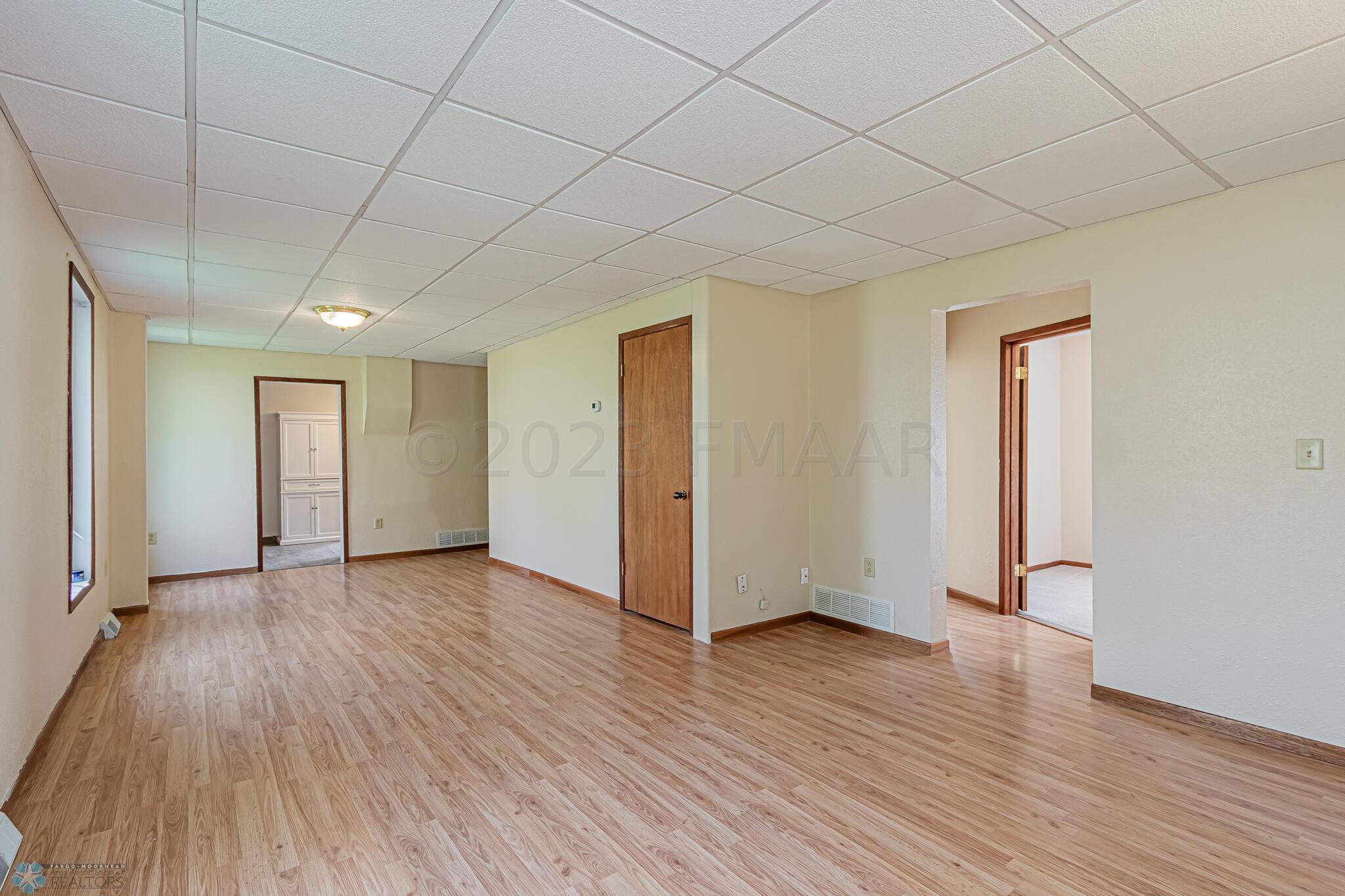 241 6th Ave N, Casselton, ND 58012-13