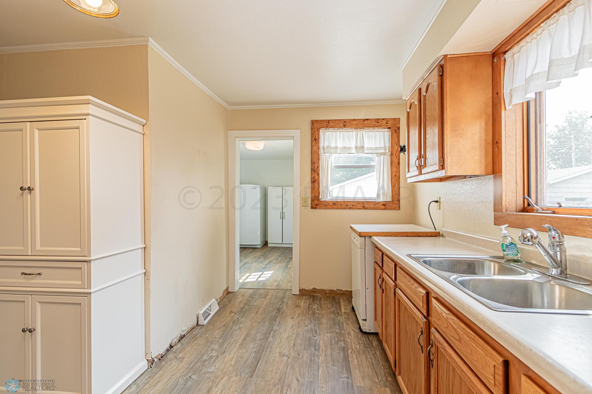 241 6th Ave N, Casselton, ND 58012-20