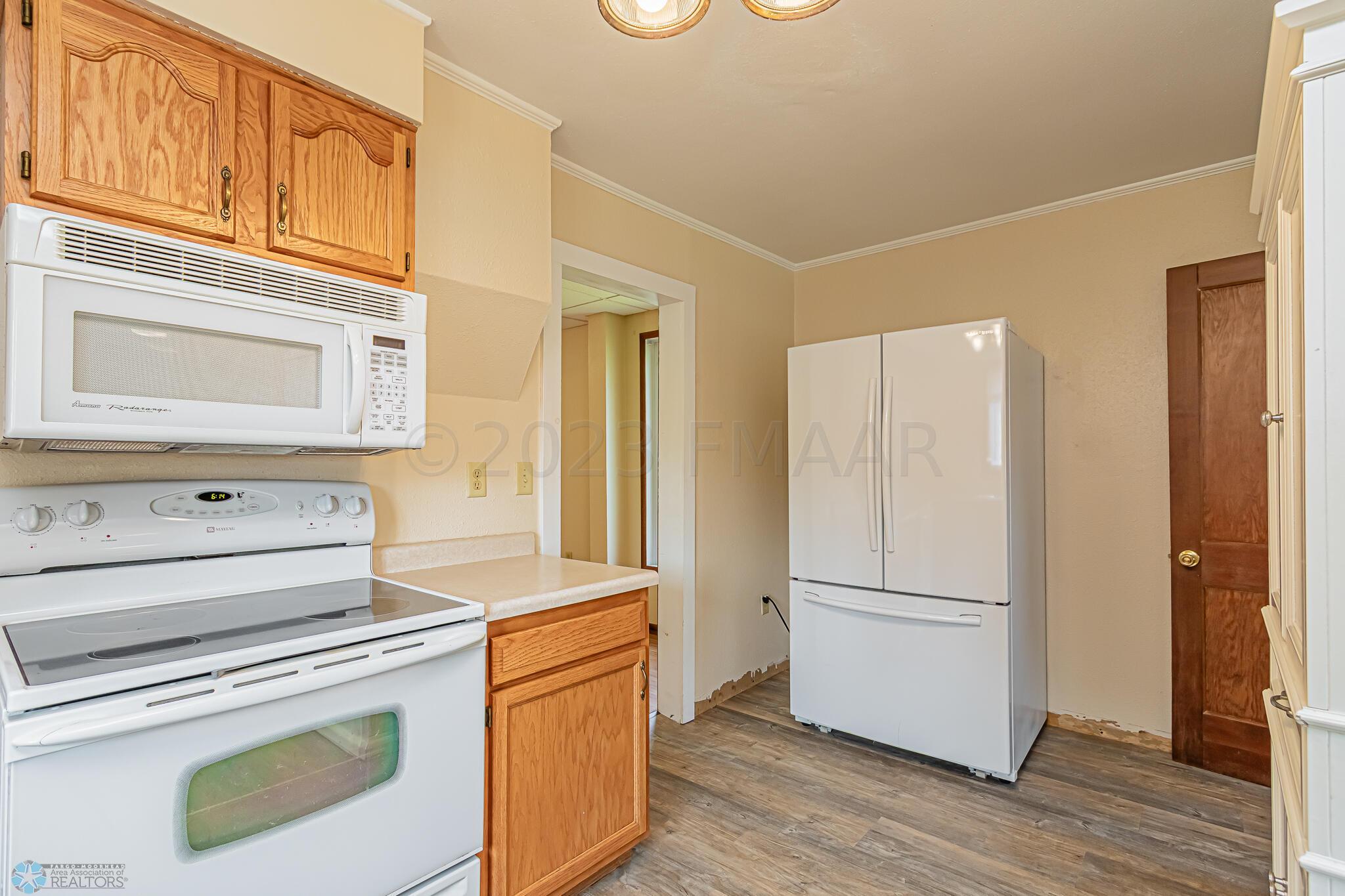241 6th Ave N, Casselton, ND 58012-21
