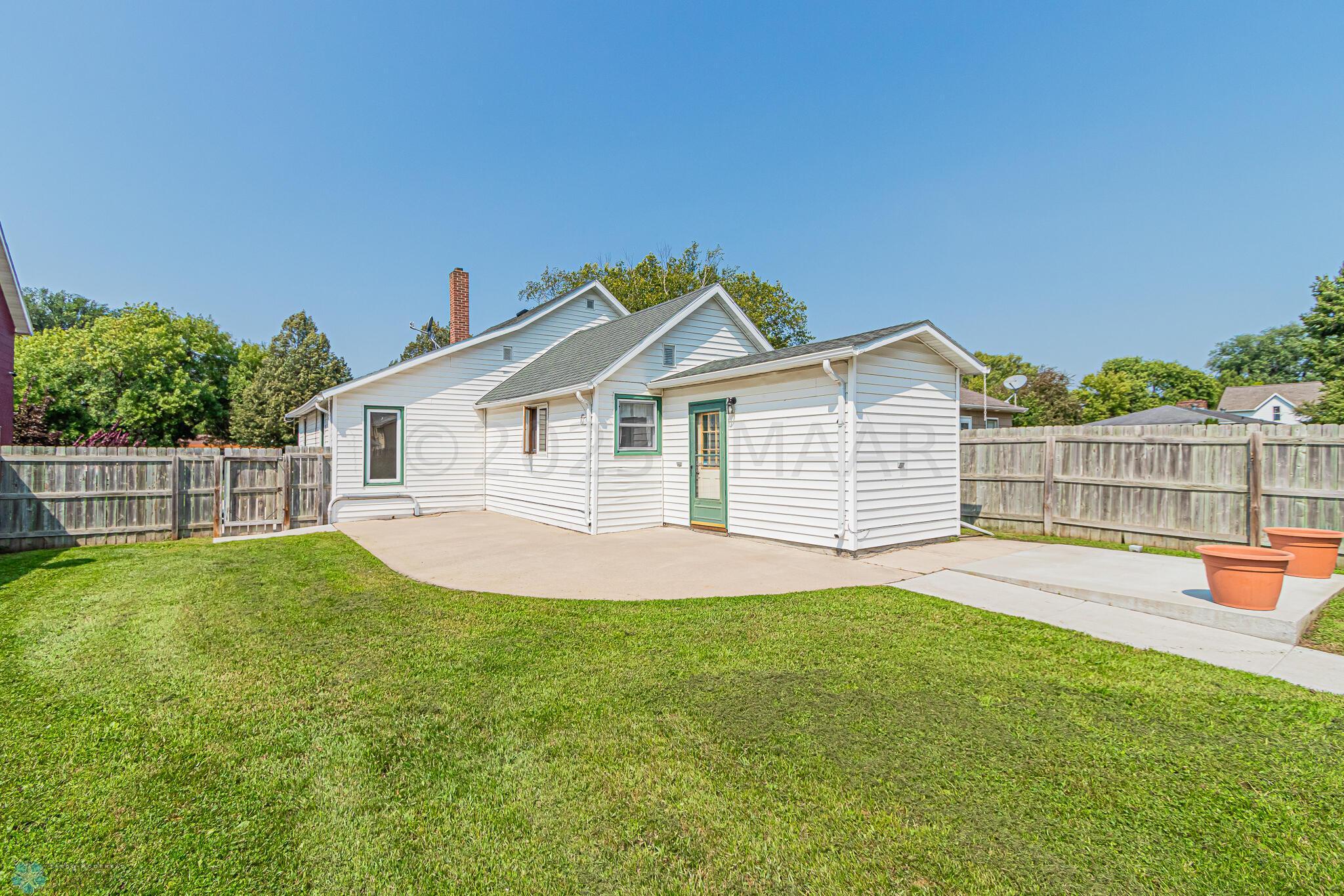 241 6th Ave N, Casselton, ND 58012-08