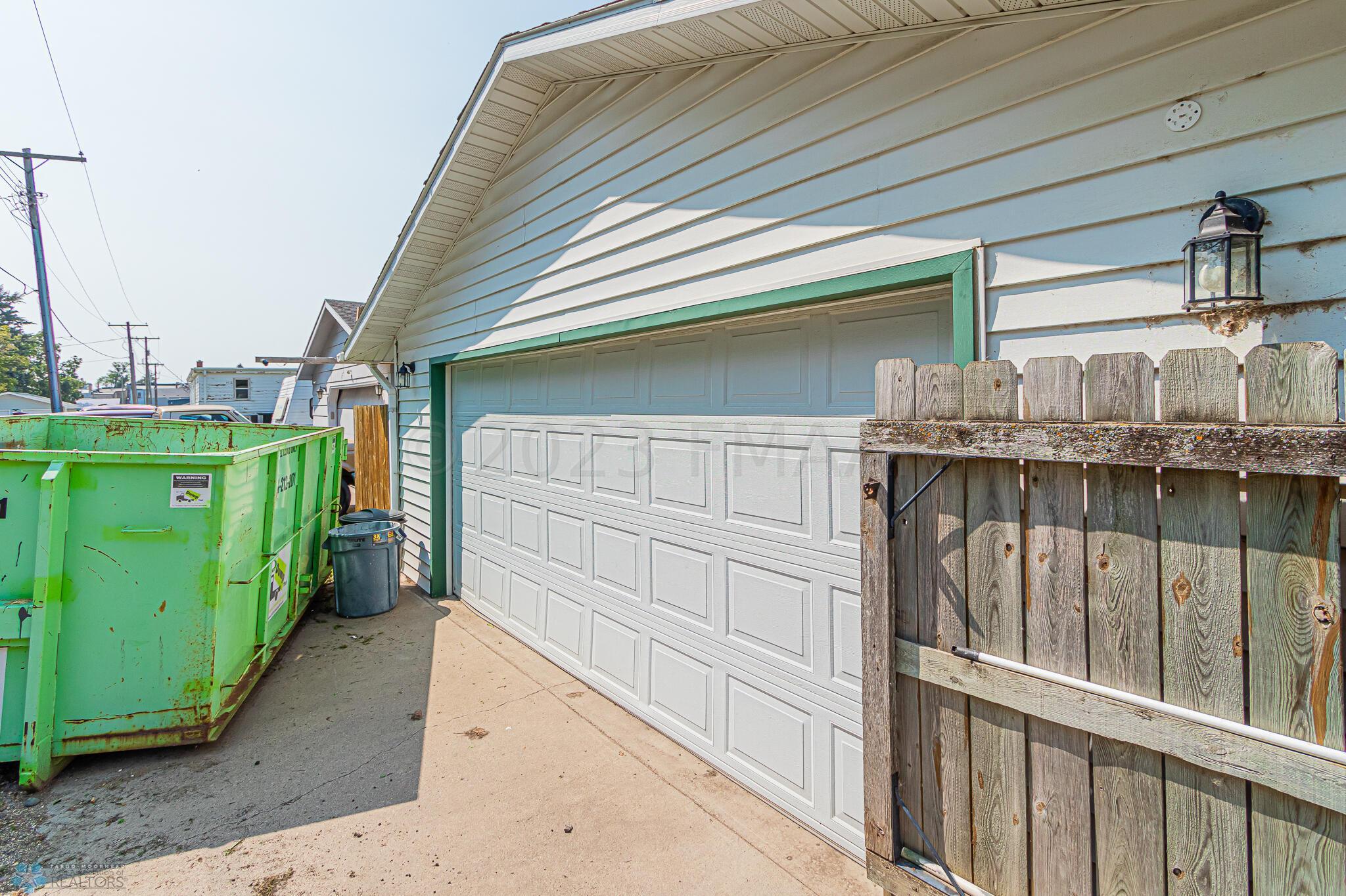 241 6th Ave N, Casselton, ND 58012-06