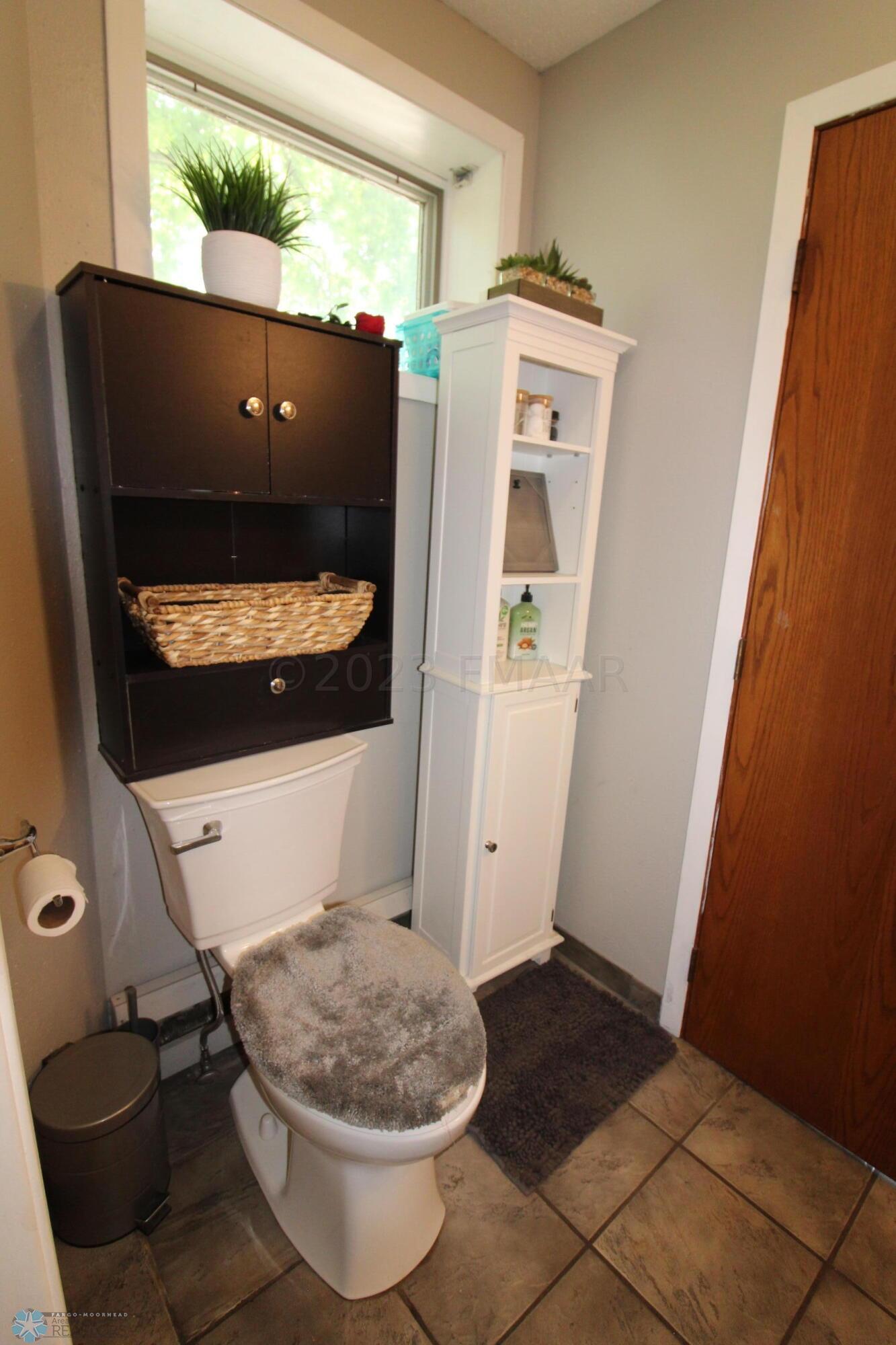 Main Full Bath-2
