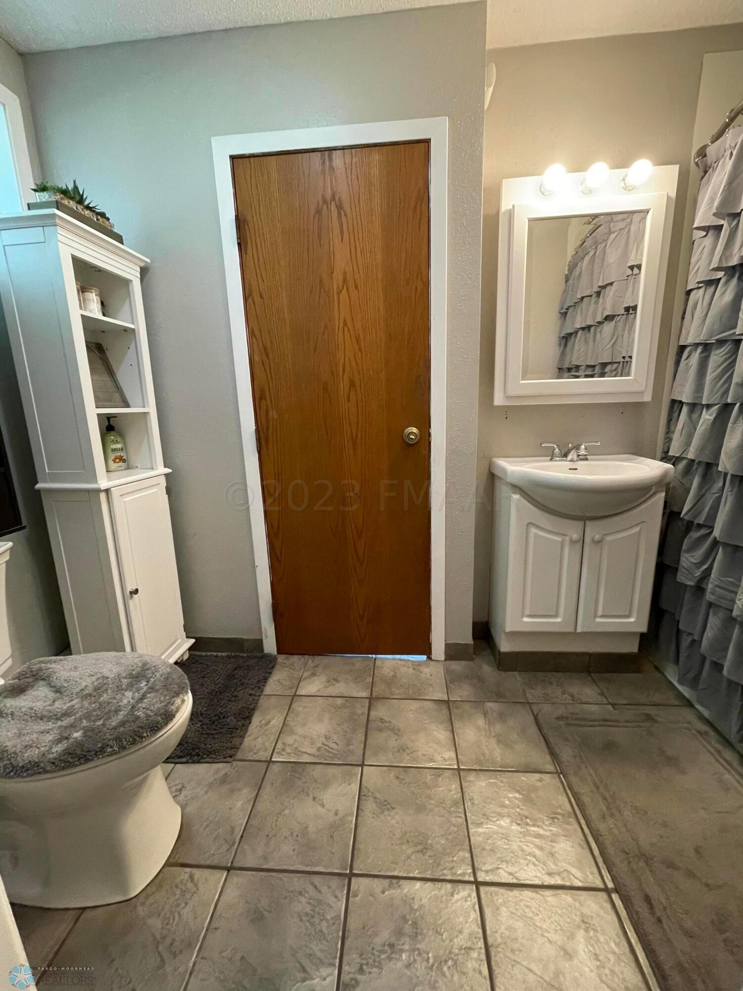 Main Full Bath-3