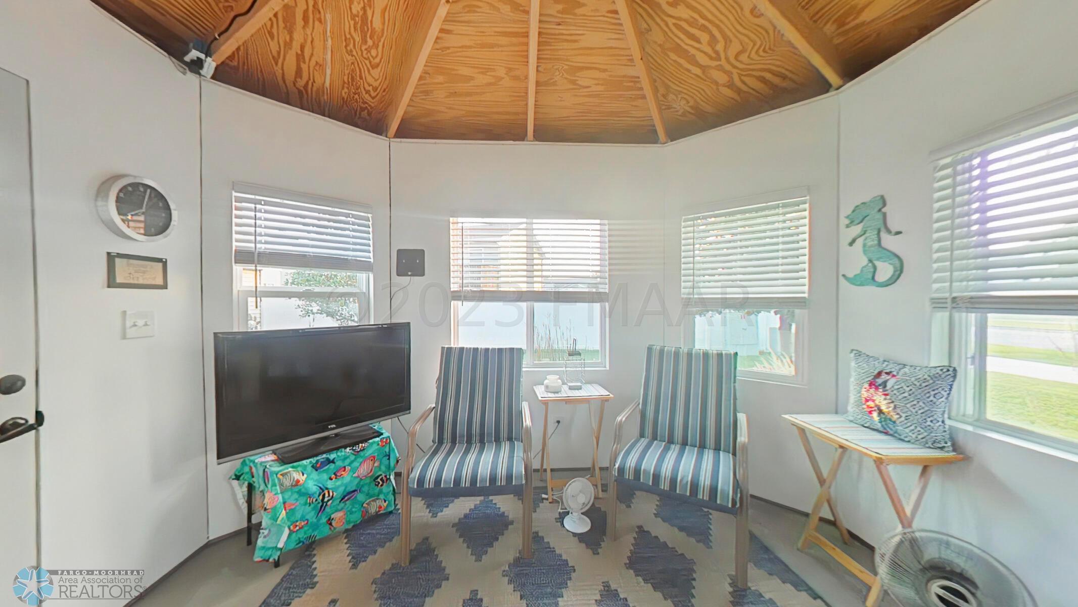 Tiki Hut
