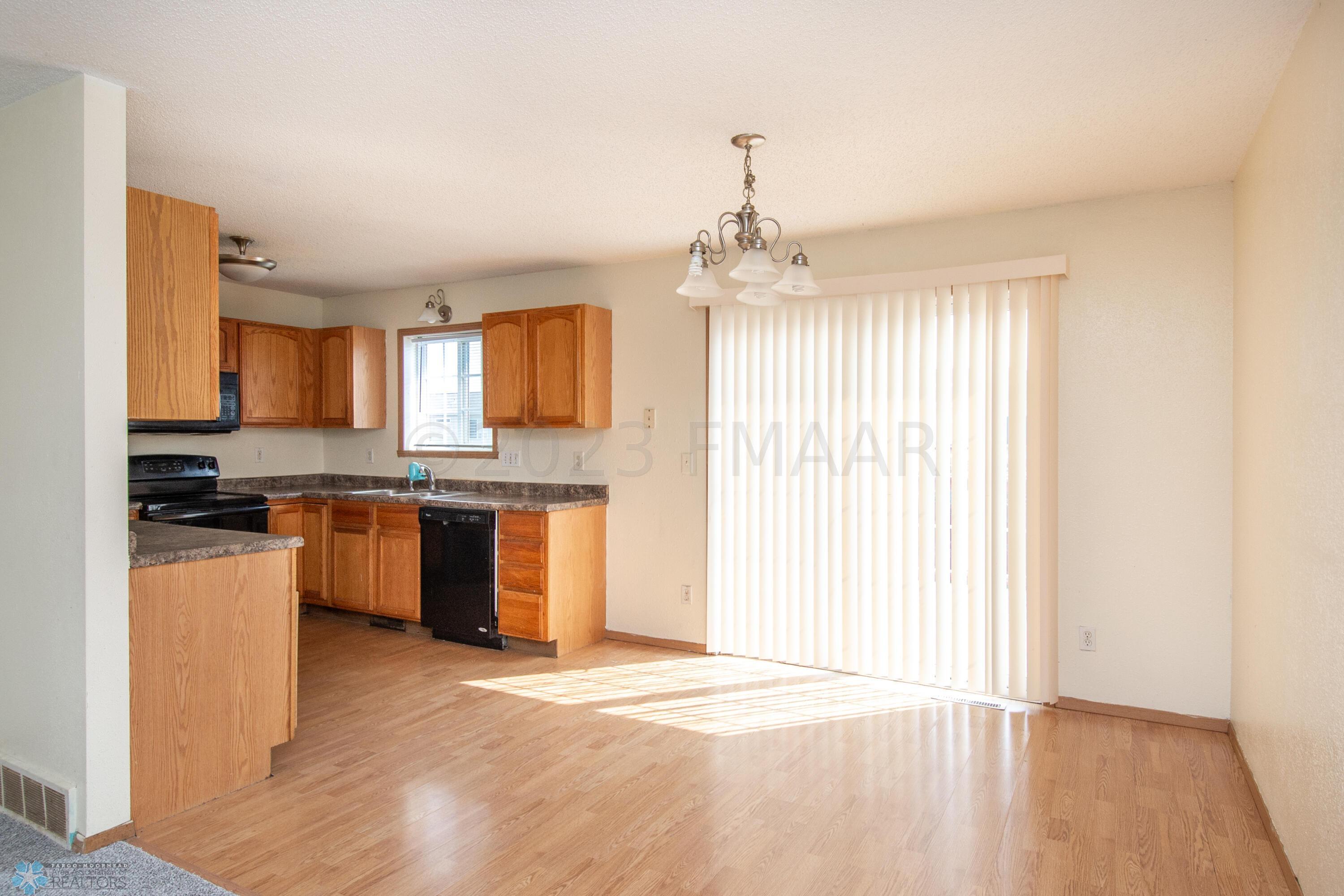 Dining/Kitchen