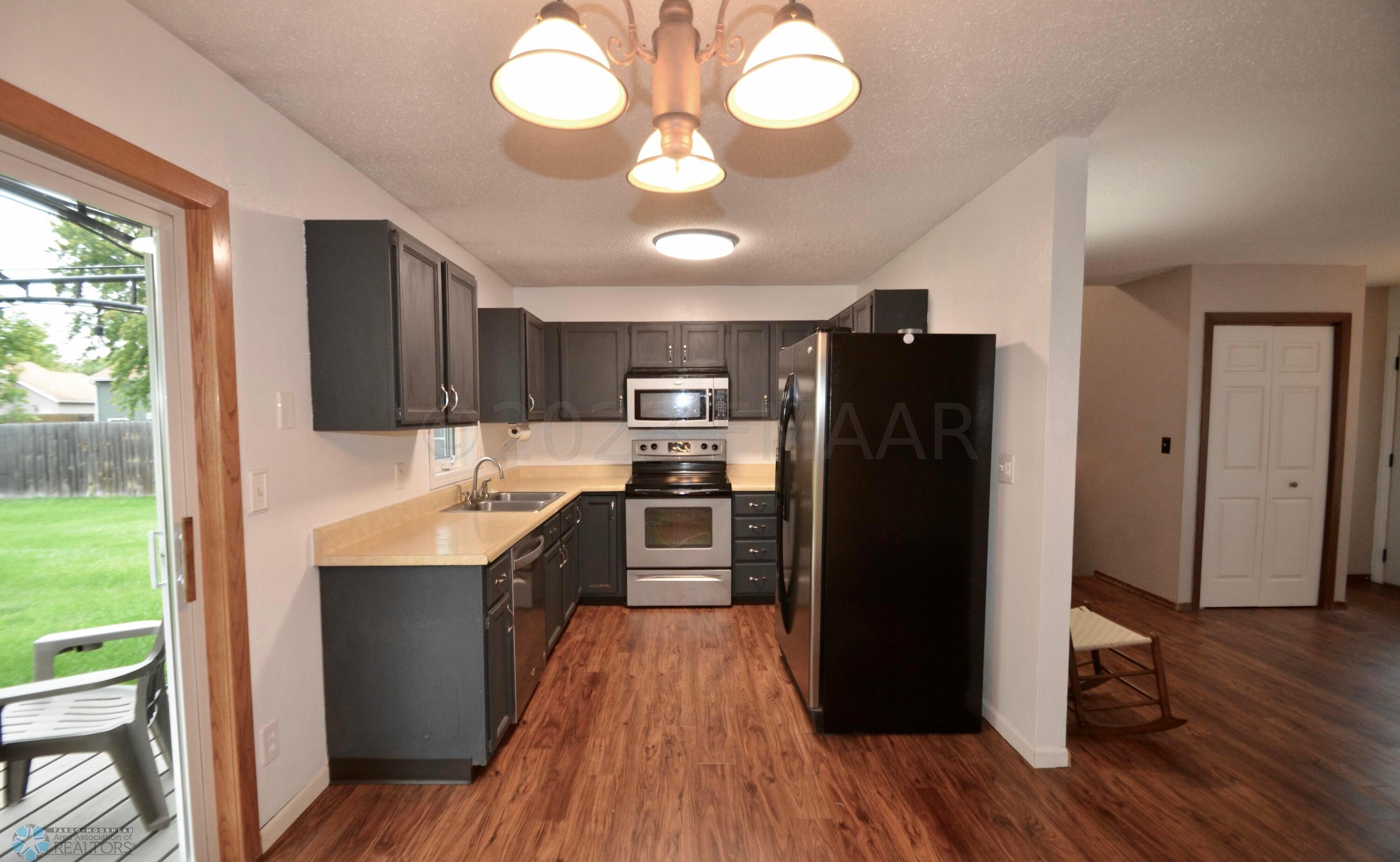 Dining to Kitchen
