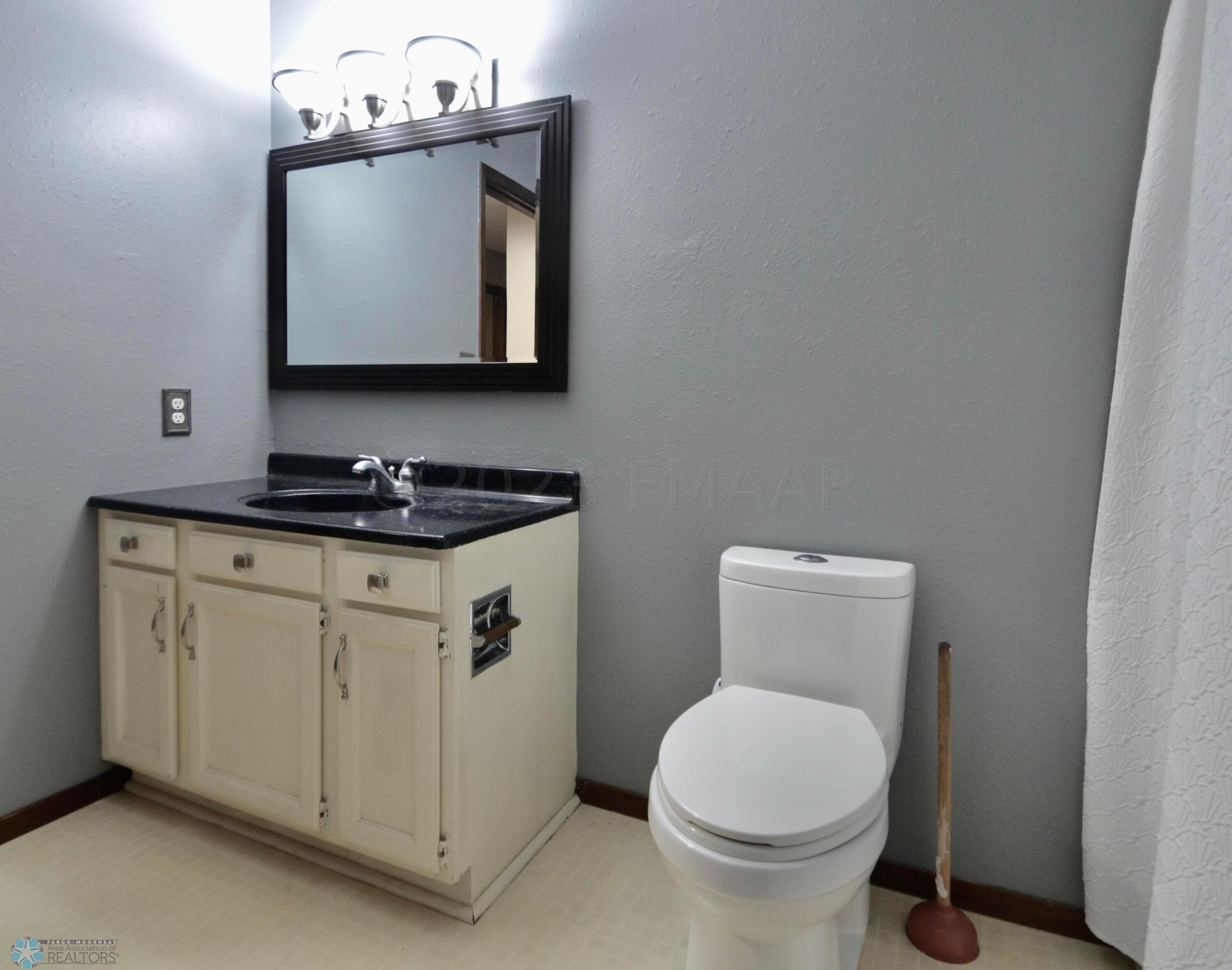 Full Bath View 2