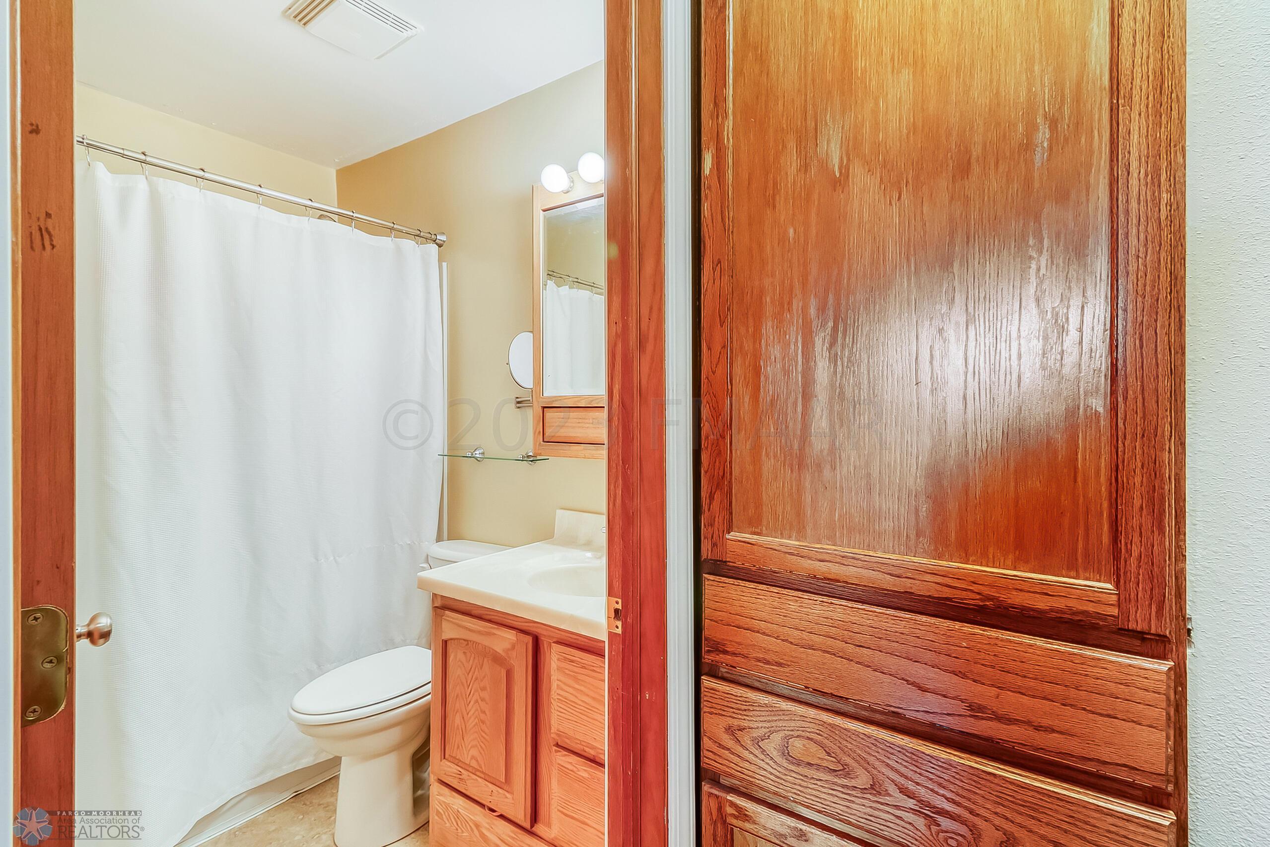 Bathroom1_2
