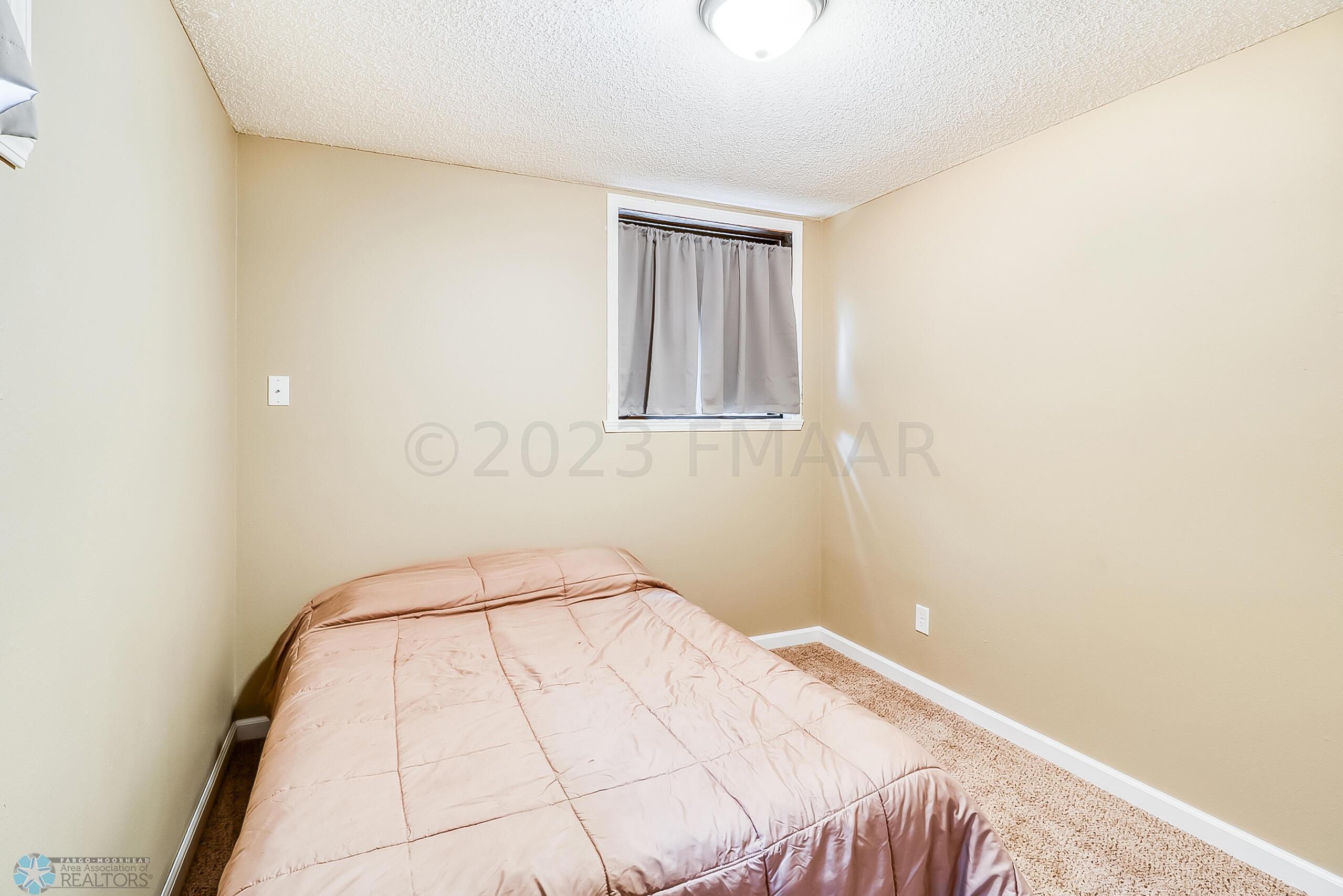 Basement Bedroom2_2