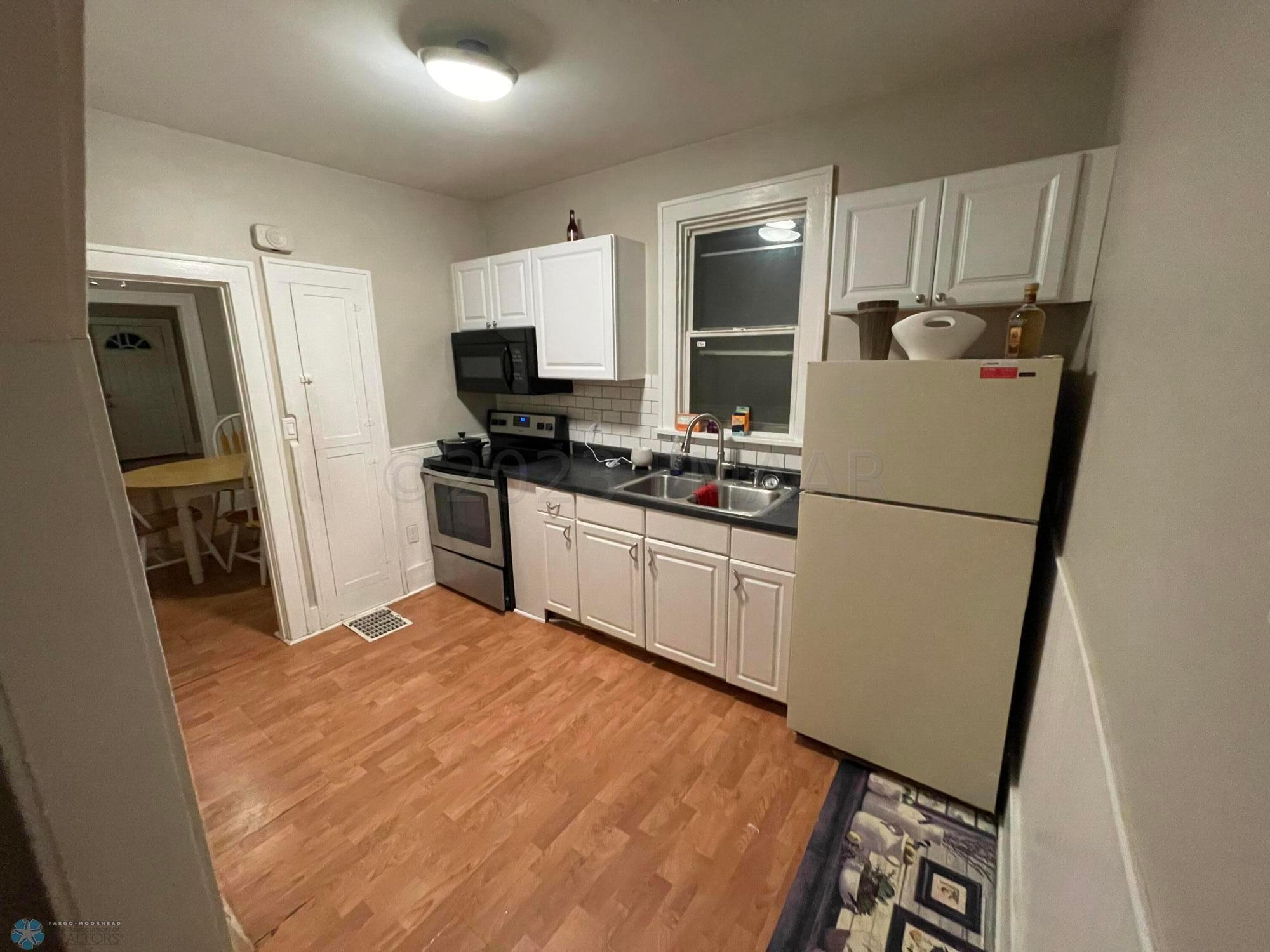 1139 Kitchen
