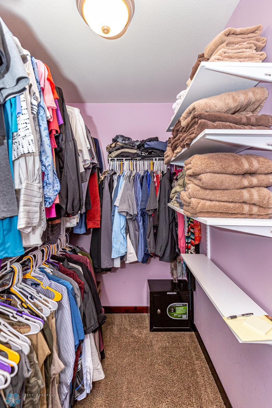 Walk-In-Closet
