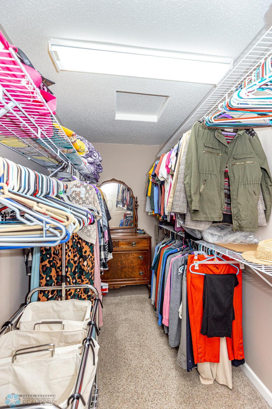 Walk-In-Closet