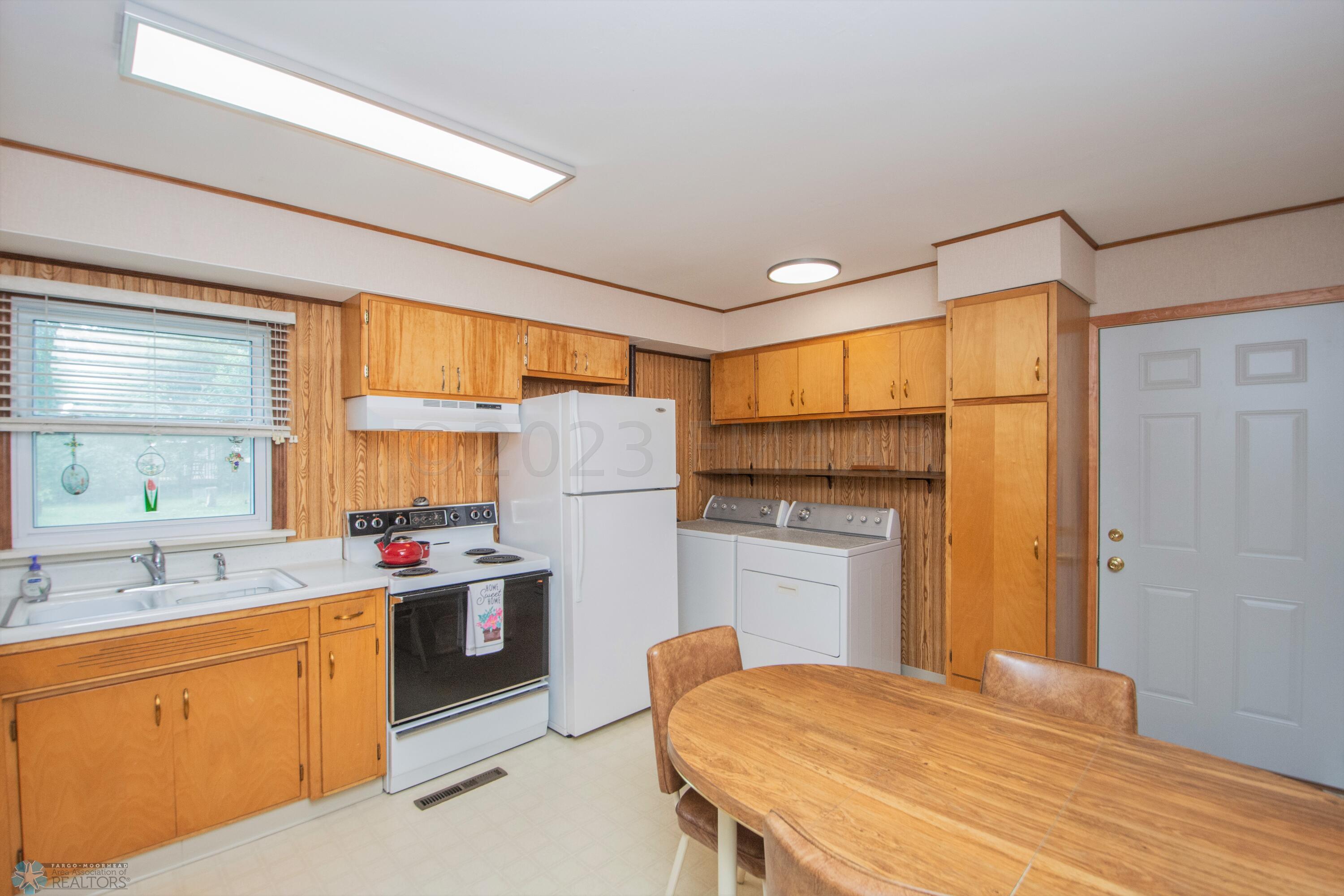 Kitchen/Dining