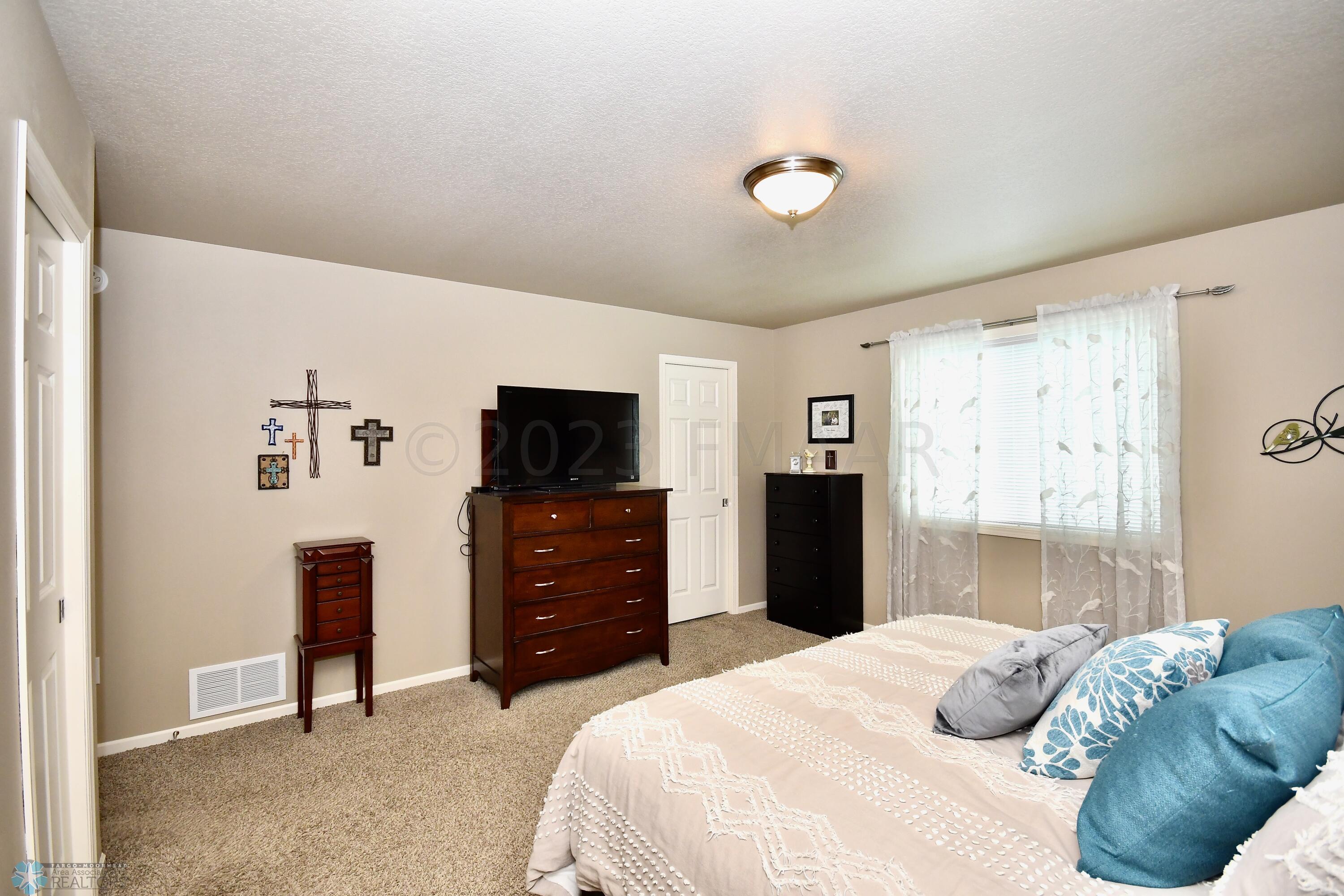 6680 Deer Creek Parkway S Fargo