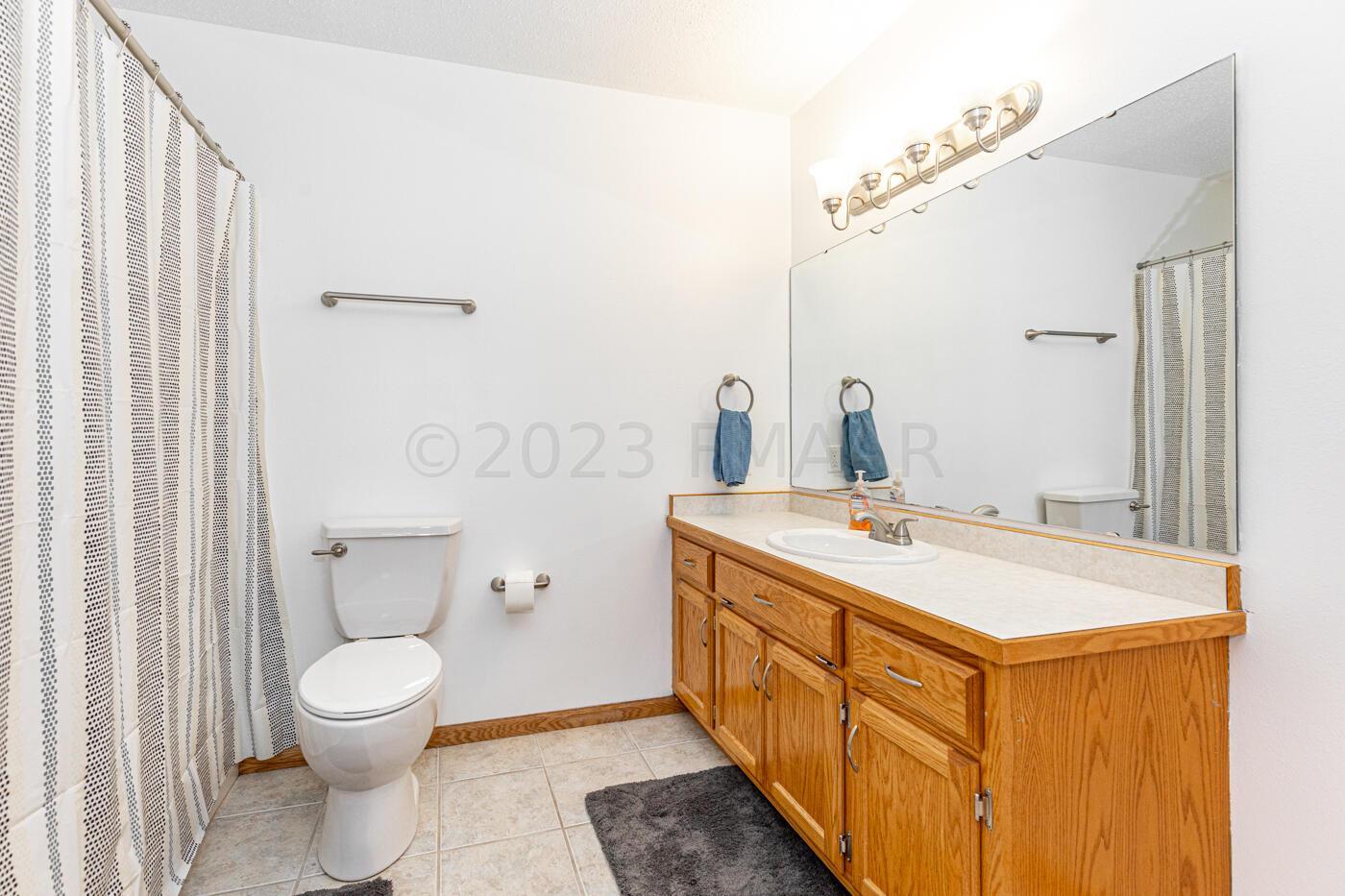 Bathroom Upper