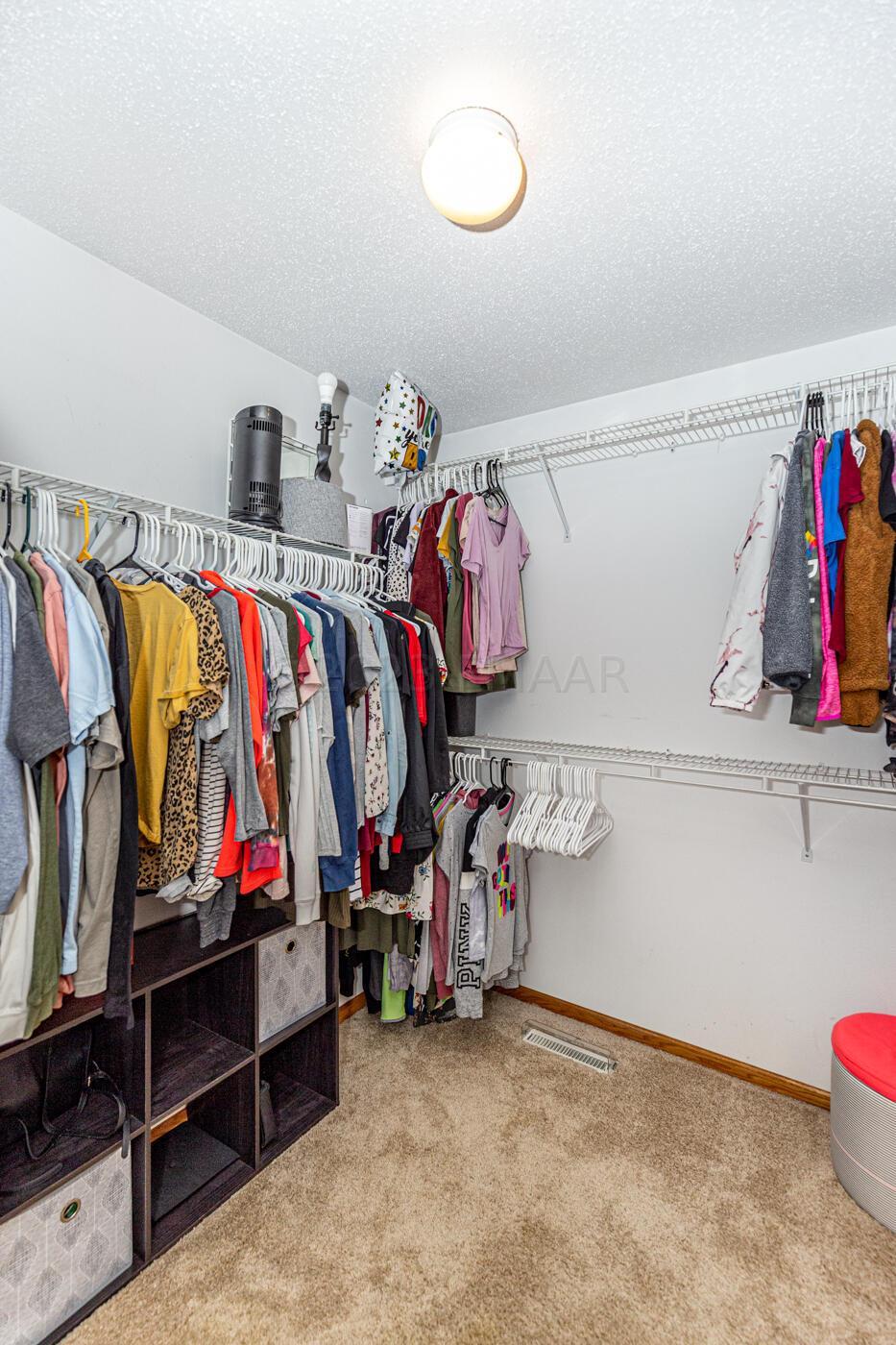 Walk-In-Closet