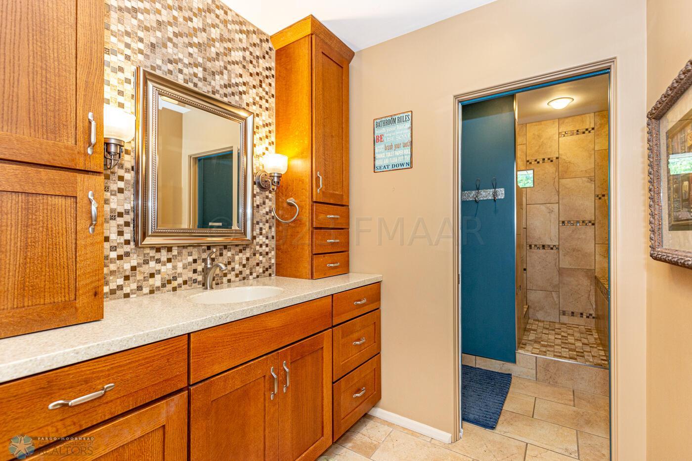 Upper Full Bath