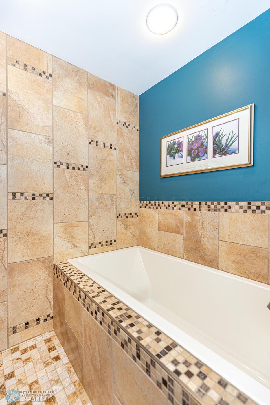 Upper Full Bath