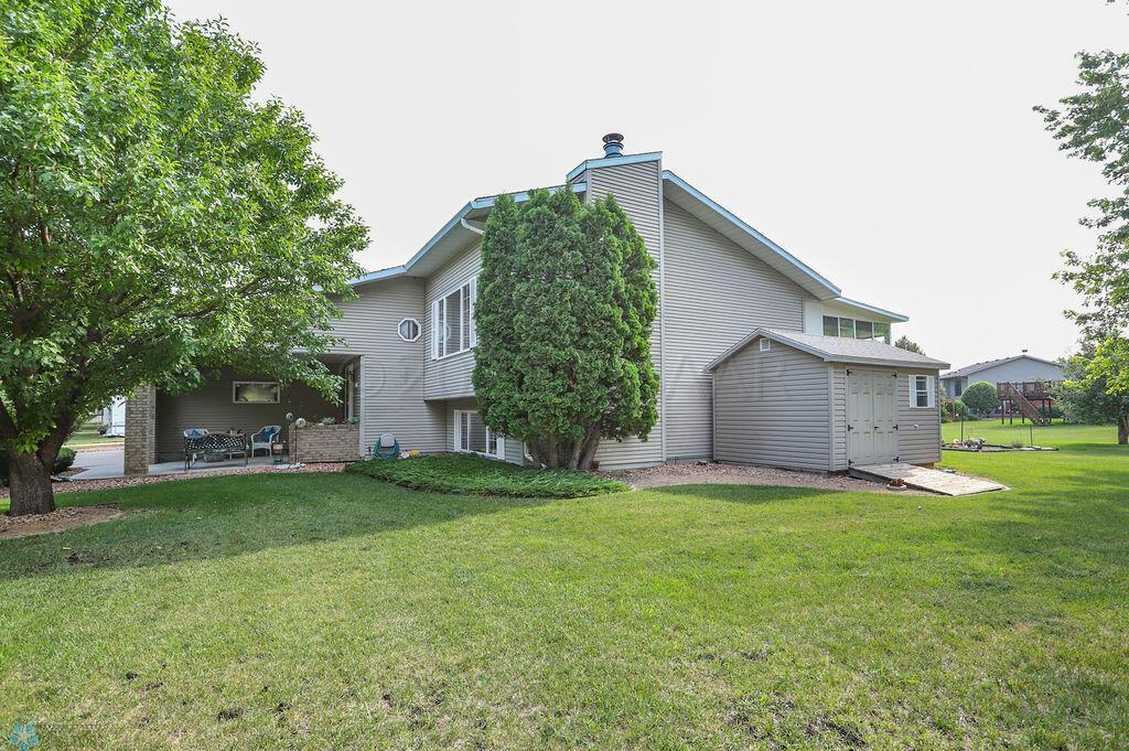 1605 14th St E, West Fargo