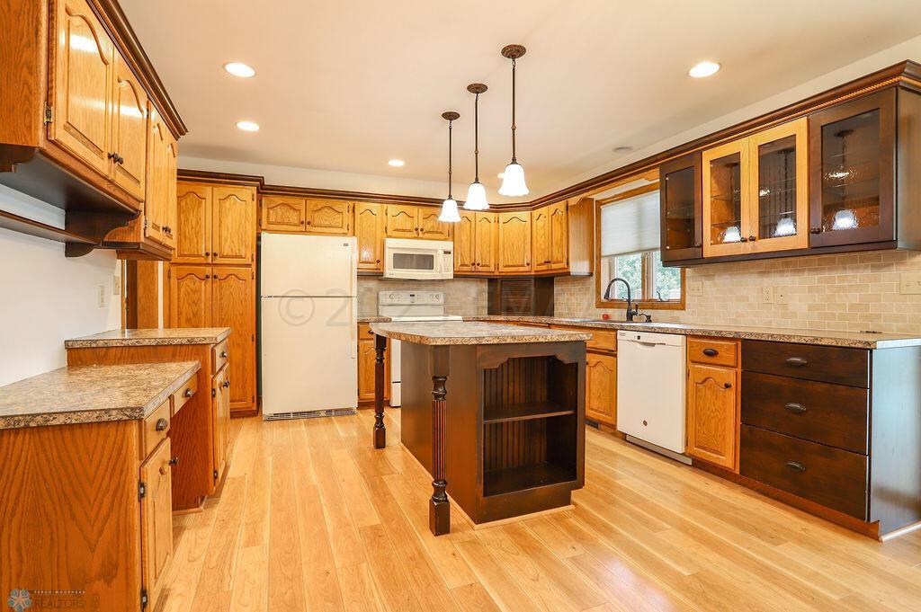 1605 14th St E, West Fargo