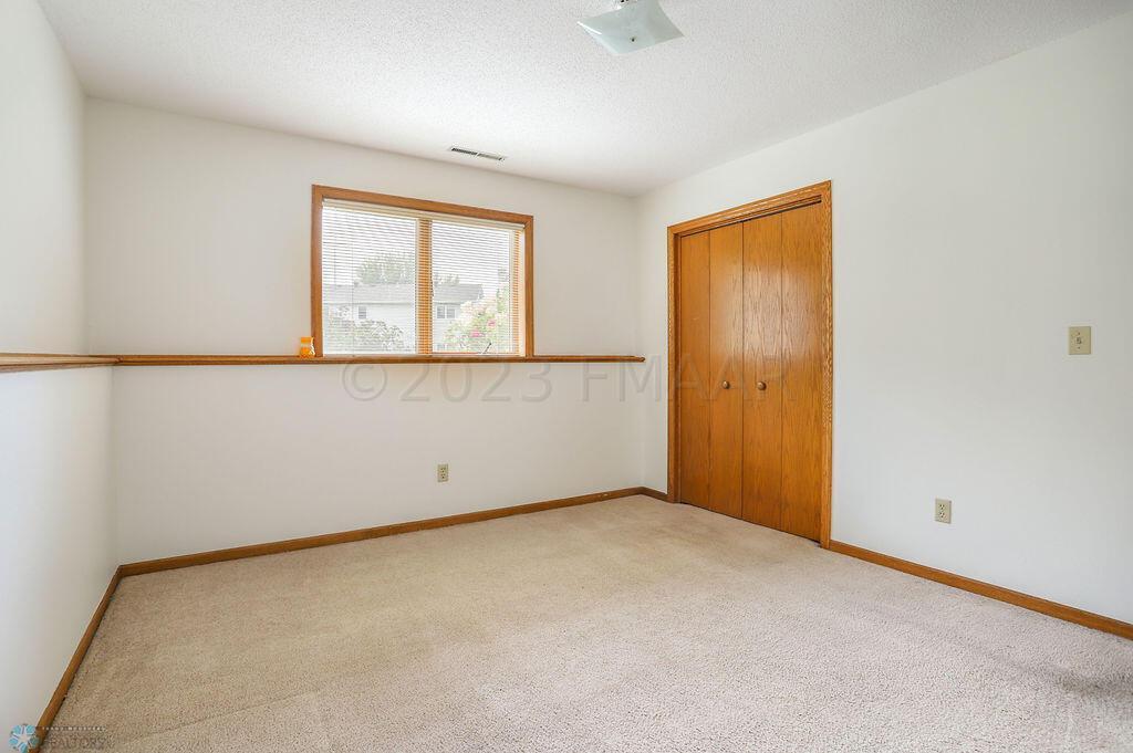 1605 14th St E, West Fargo
