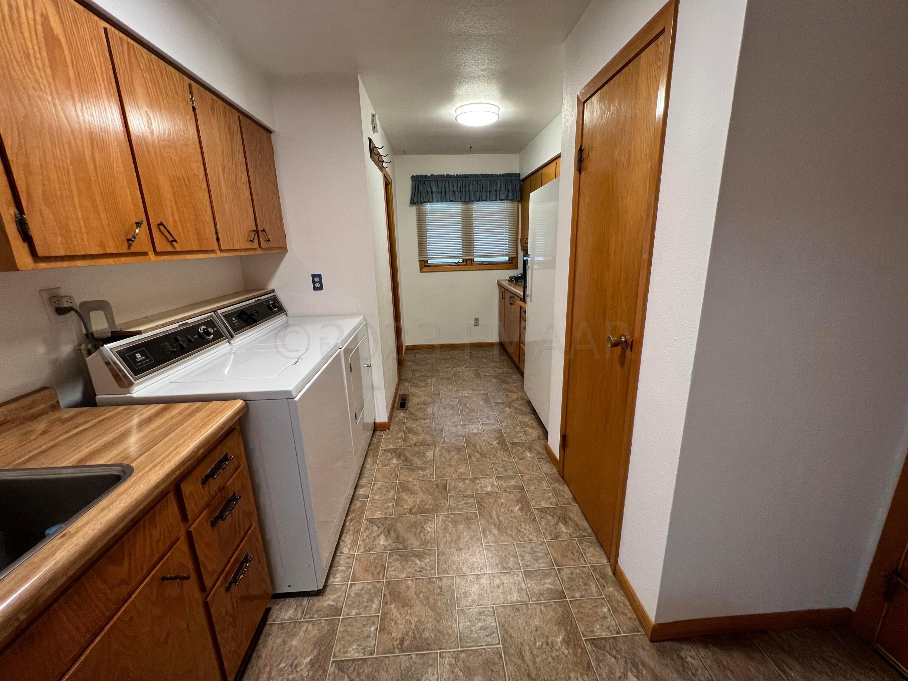Laundry room w/d included