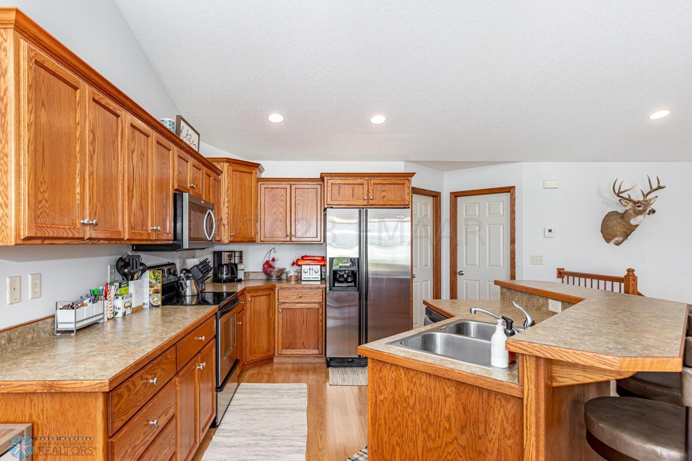 (5) Kitchen