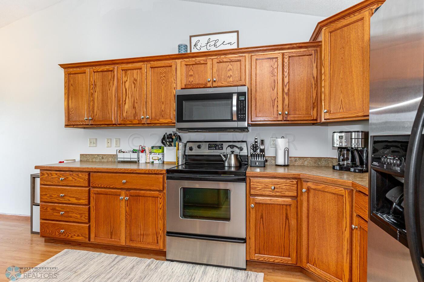 (7) Kitchen