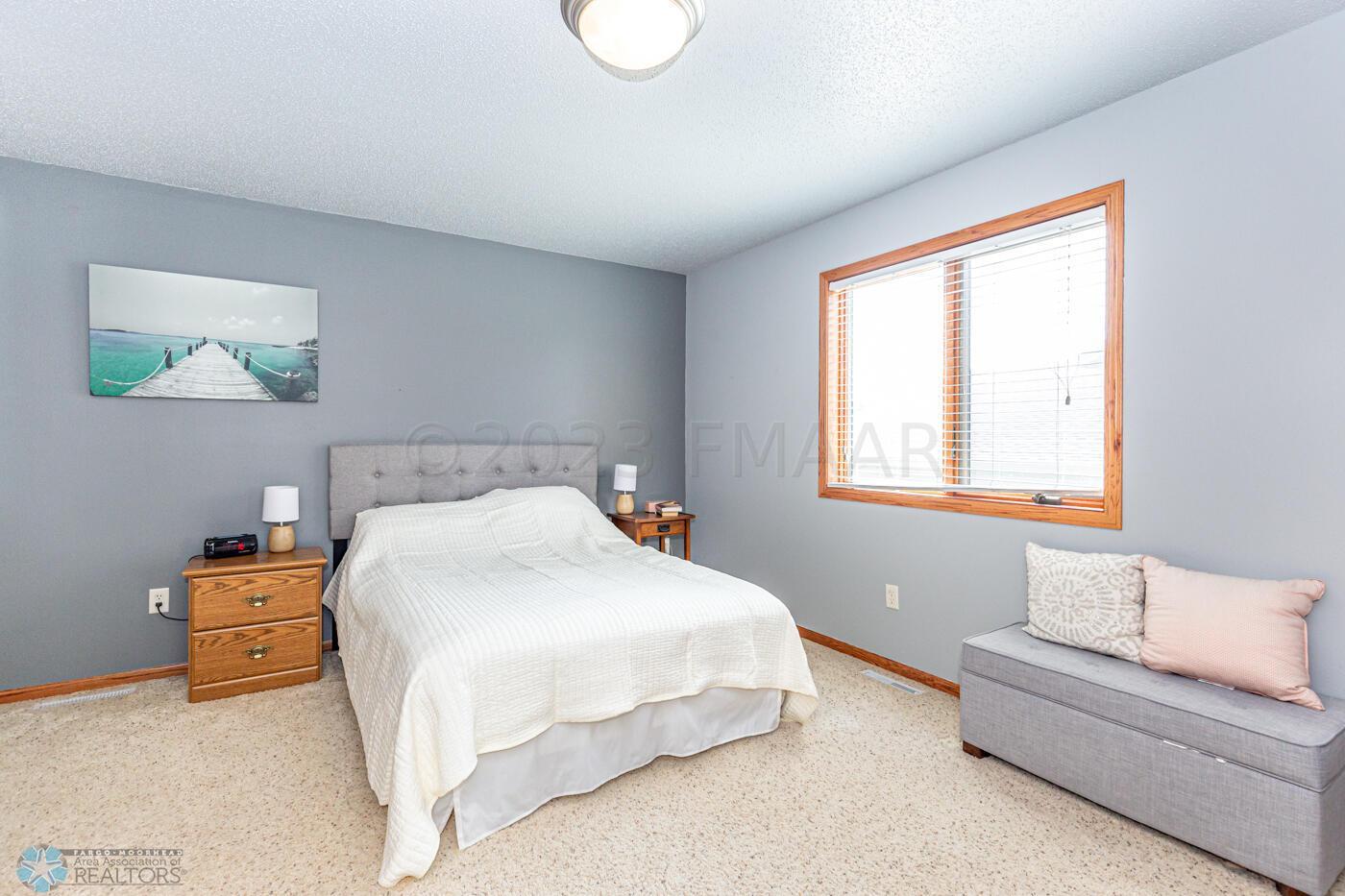 (12) Master Bed 1