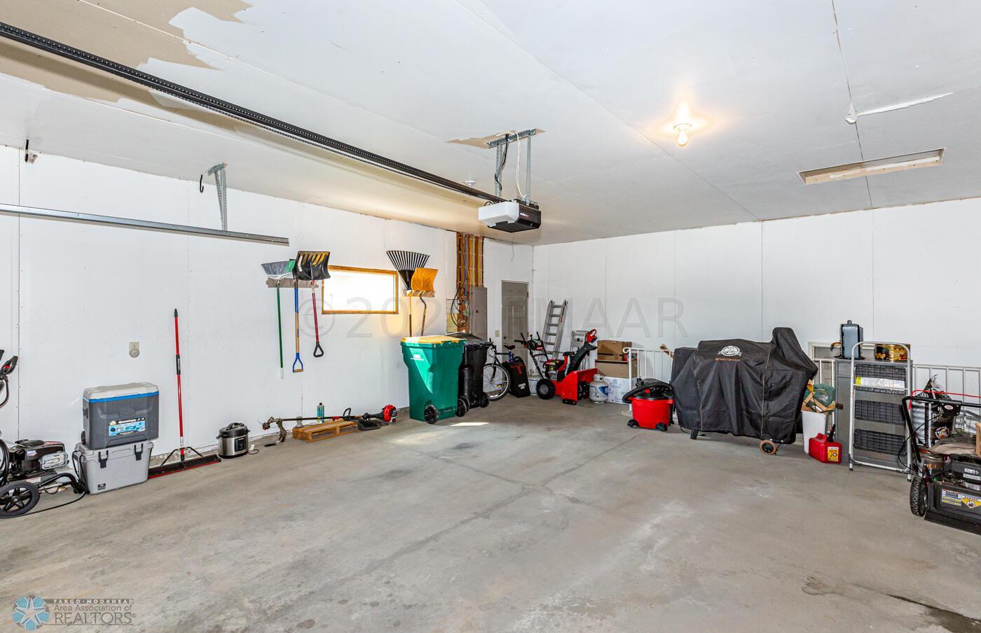 (29) Garage