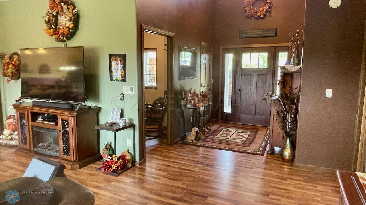 (19) Front Entry