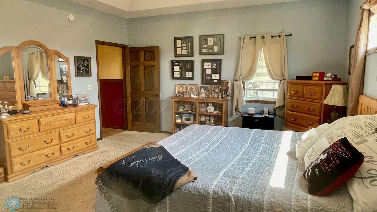 (20) Master Bedroom