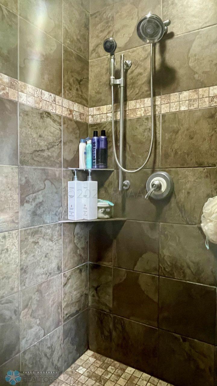 (28) Master Bath Walk-In Shower