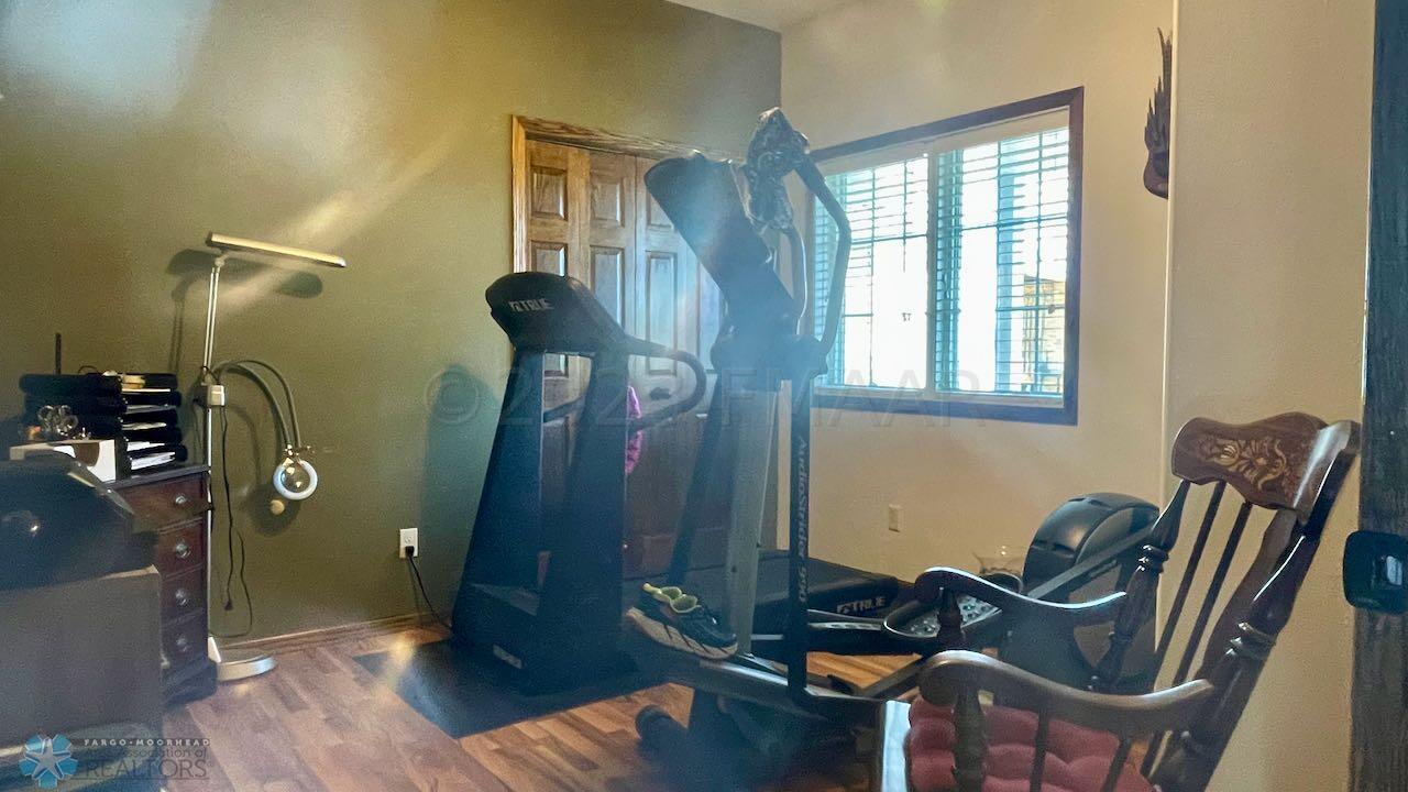 (32) Bedroom 5