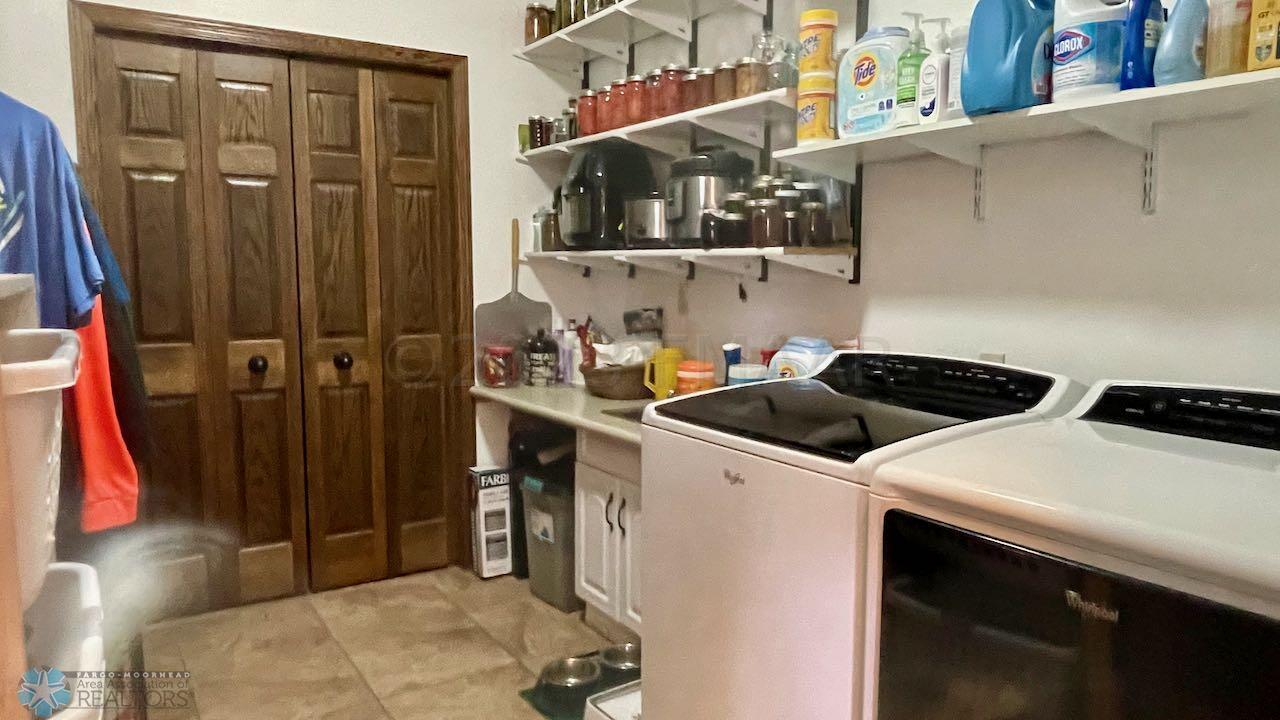 (34) Laundry Room